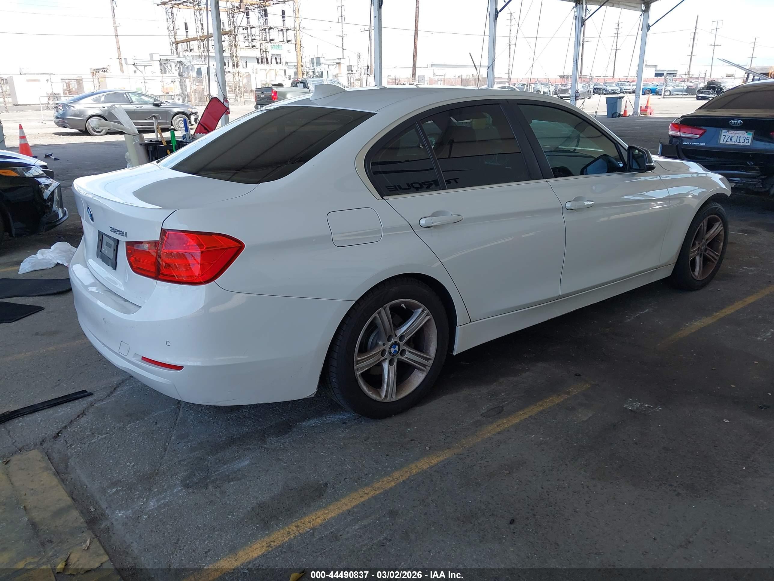 BMW 328I image 4