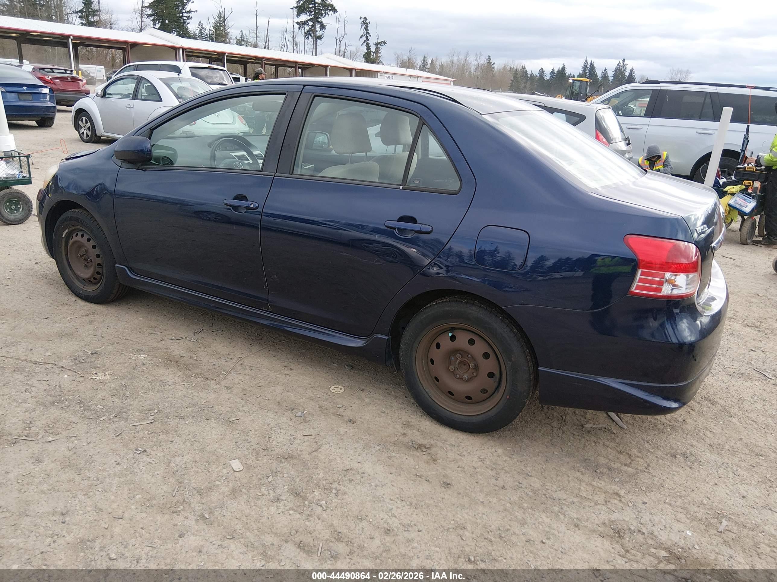 TOYOTA YARIS image 3