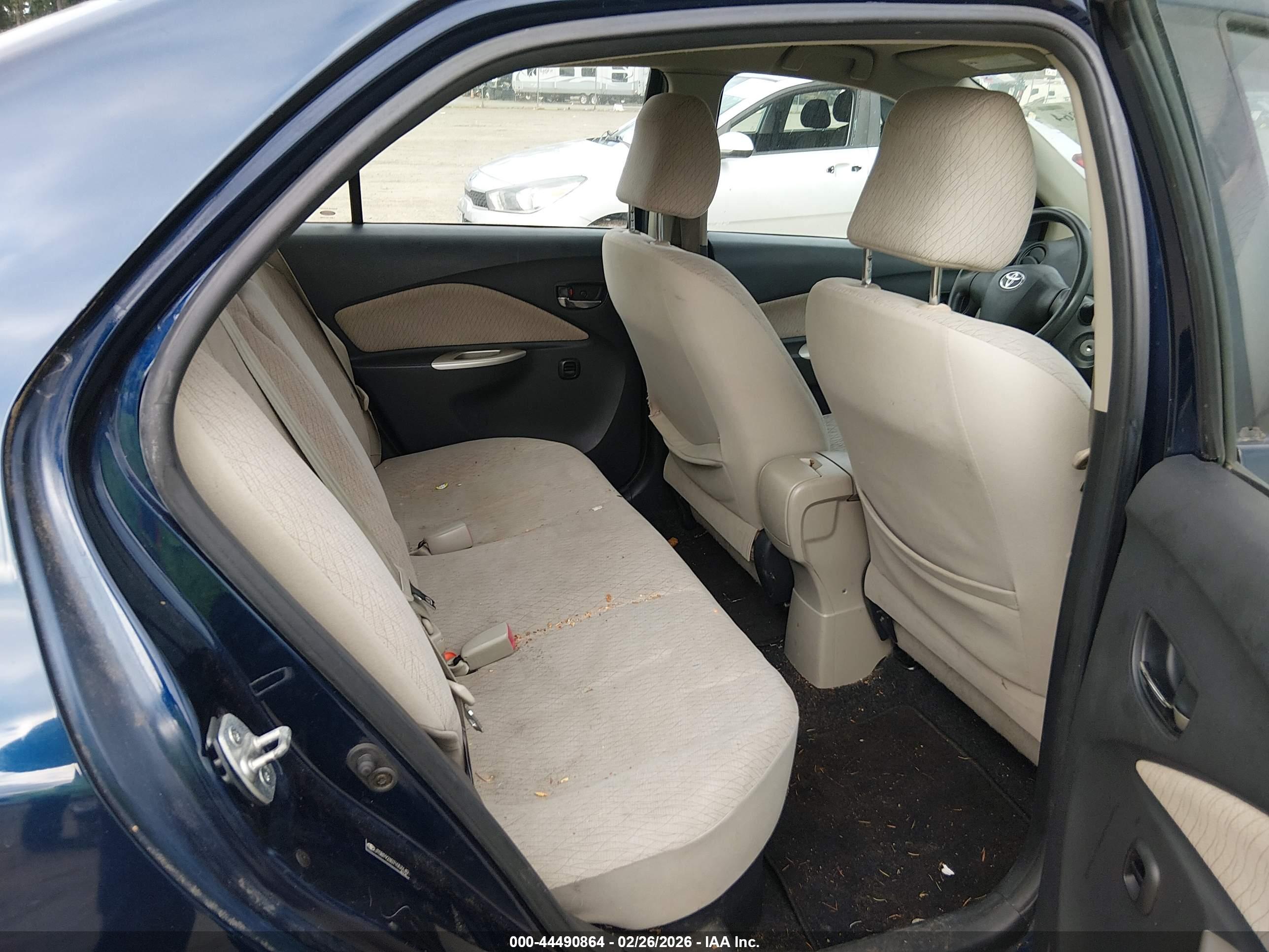 TOYOTA YARIS image 8