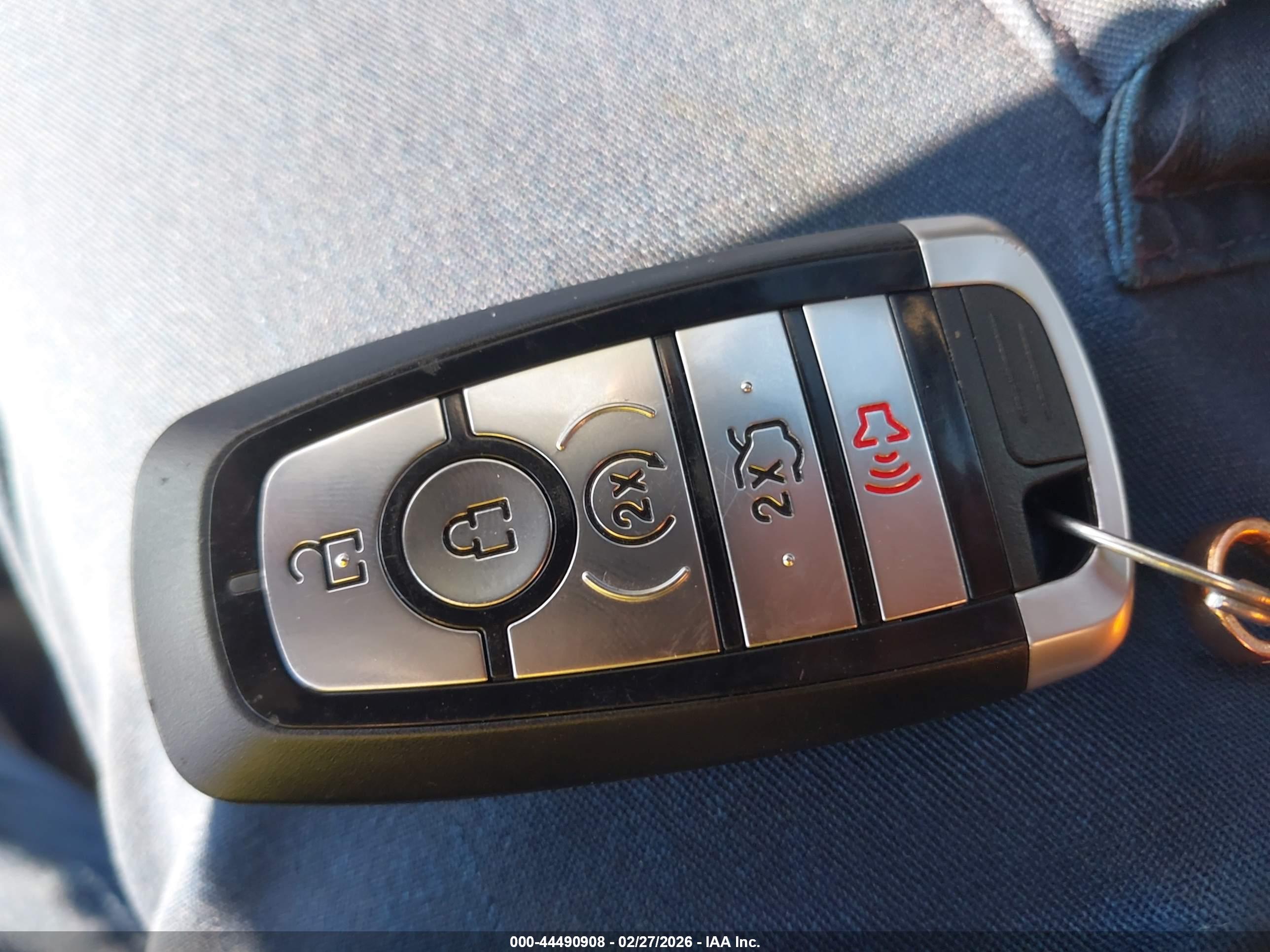 FORD FUSION image 11