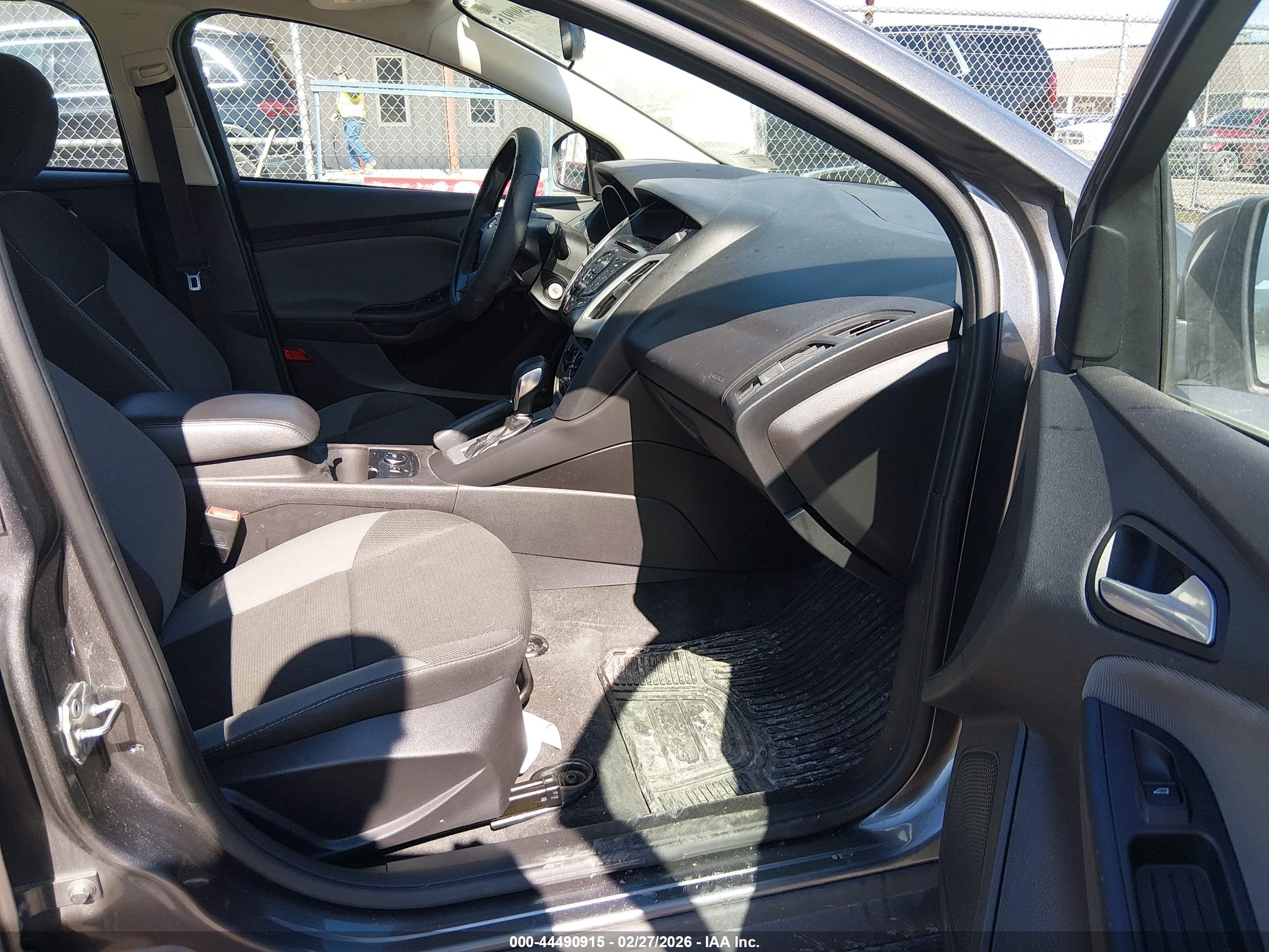 FORD FOCUS image 5