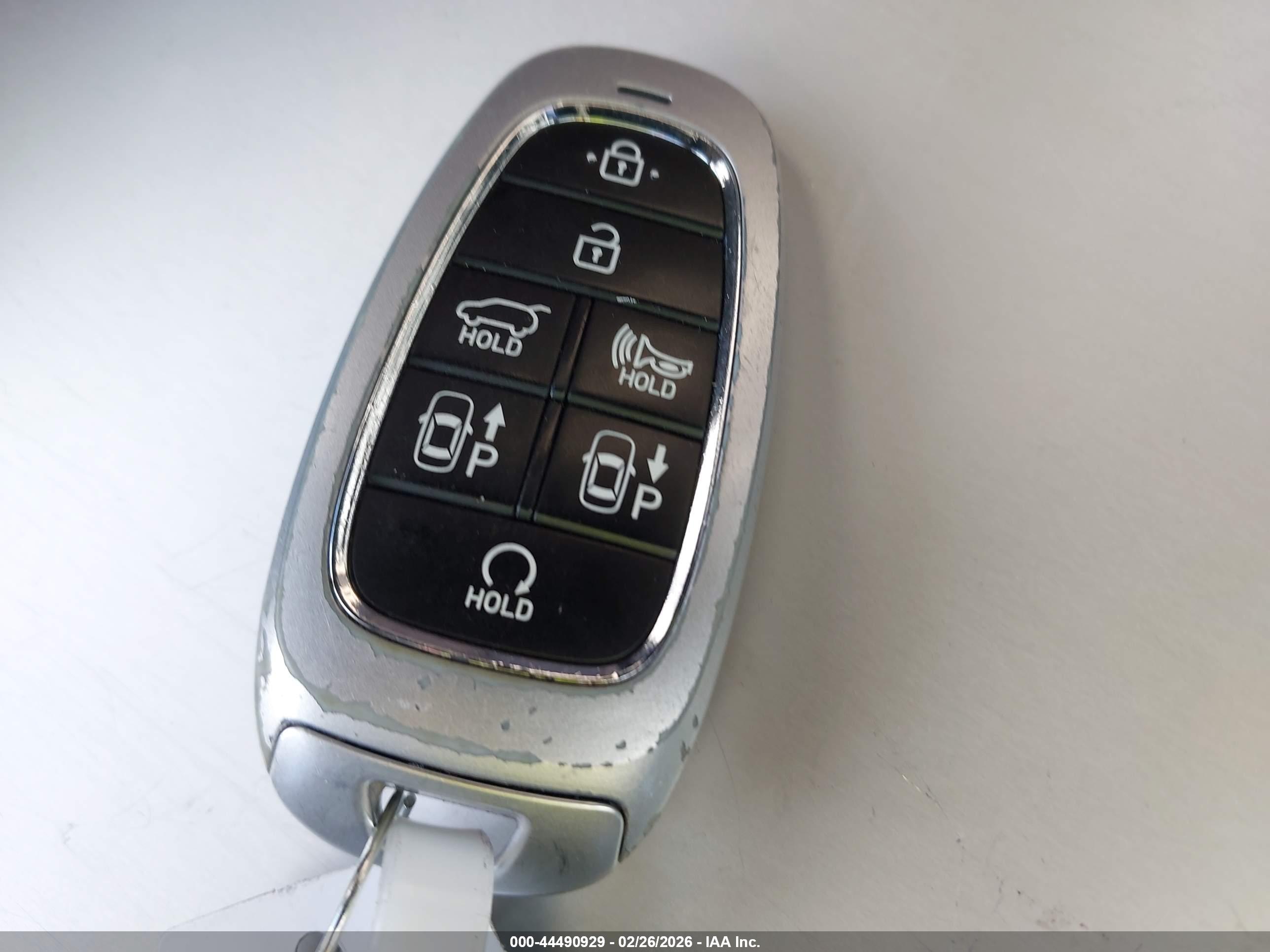 HYUNDAI SANTA image 11