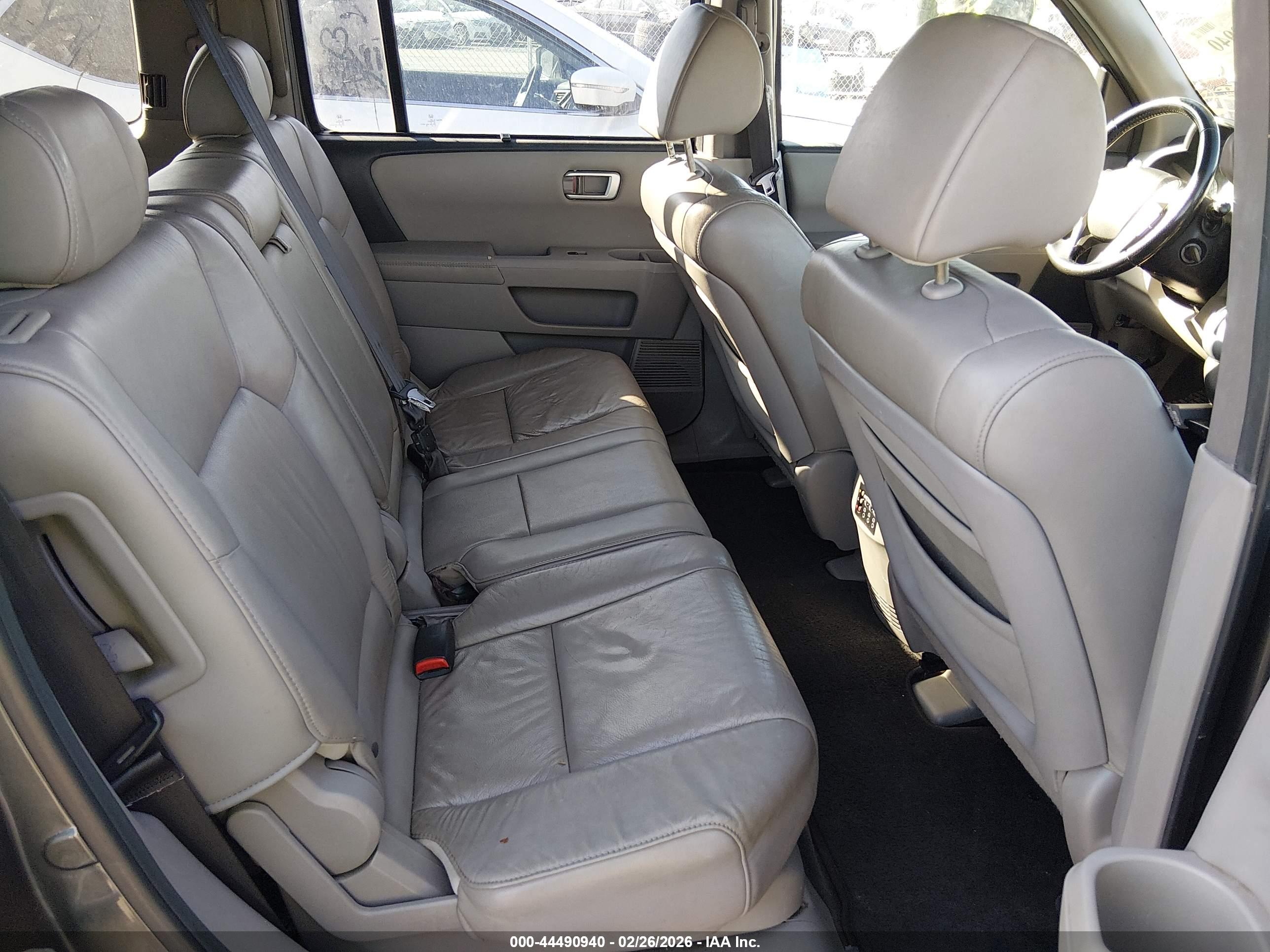 HONDA PILOT image 8