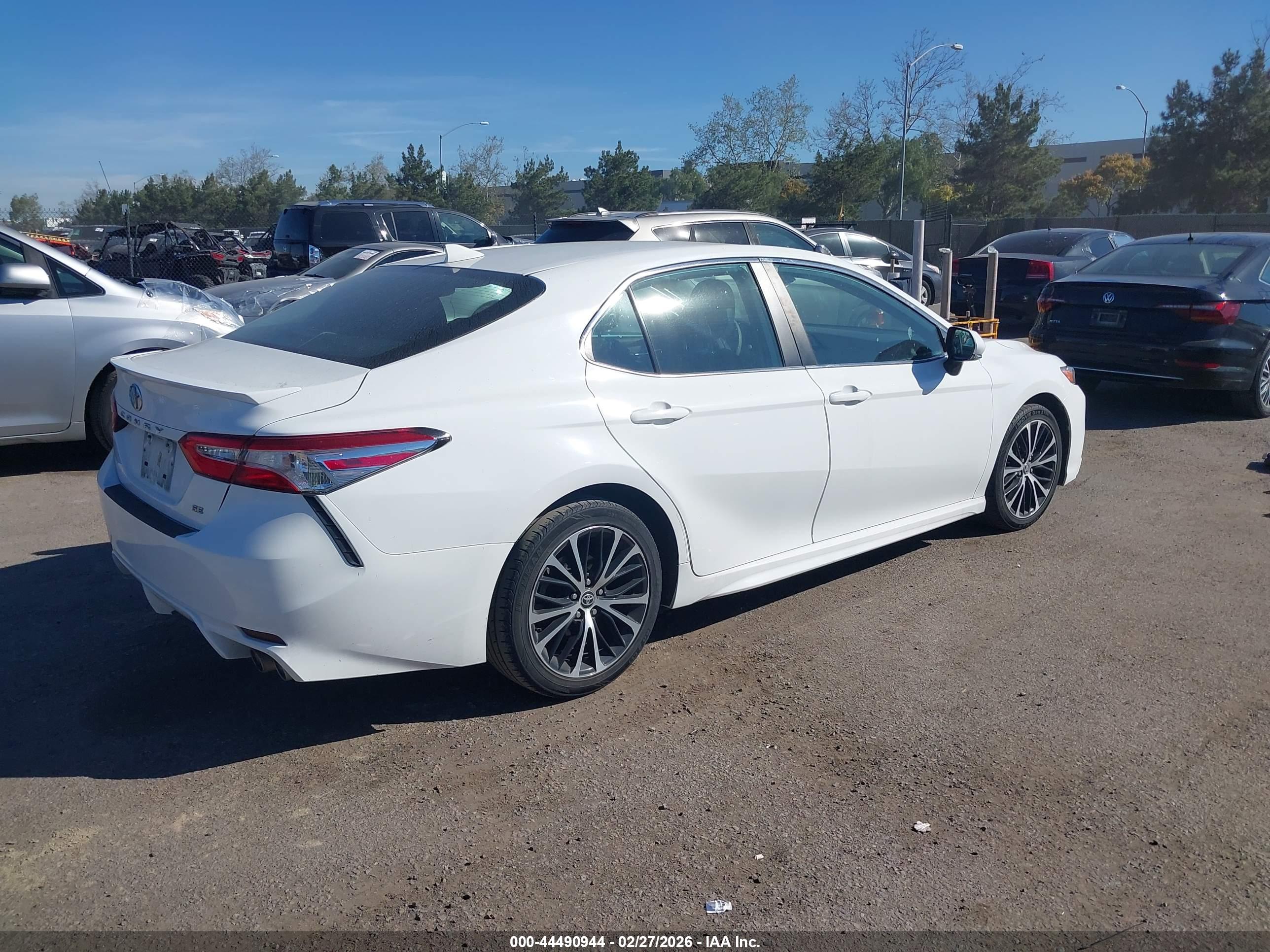 TOYOTA CAMRY image 4