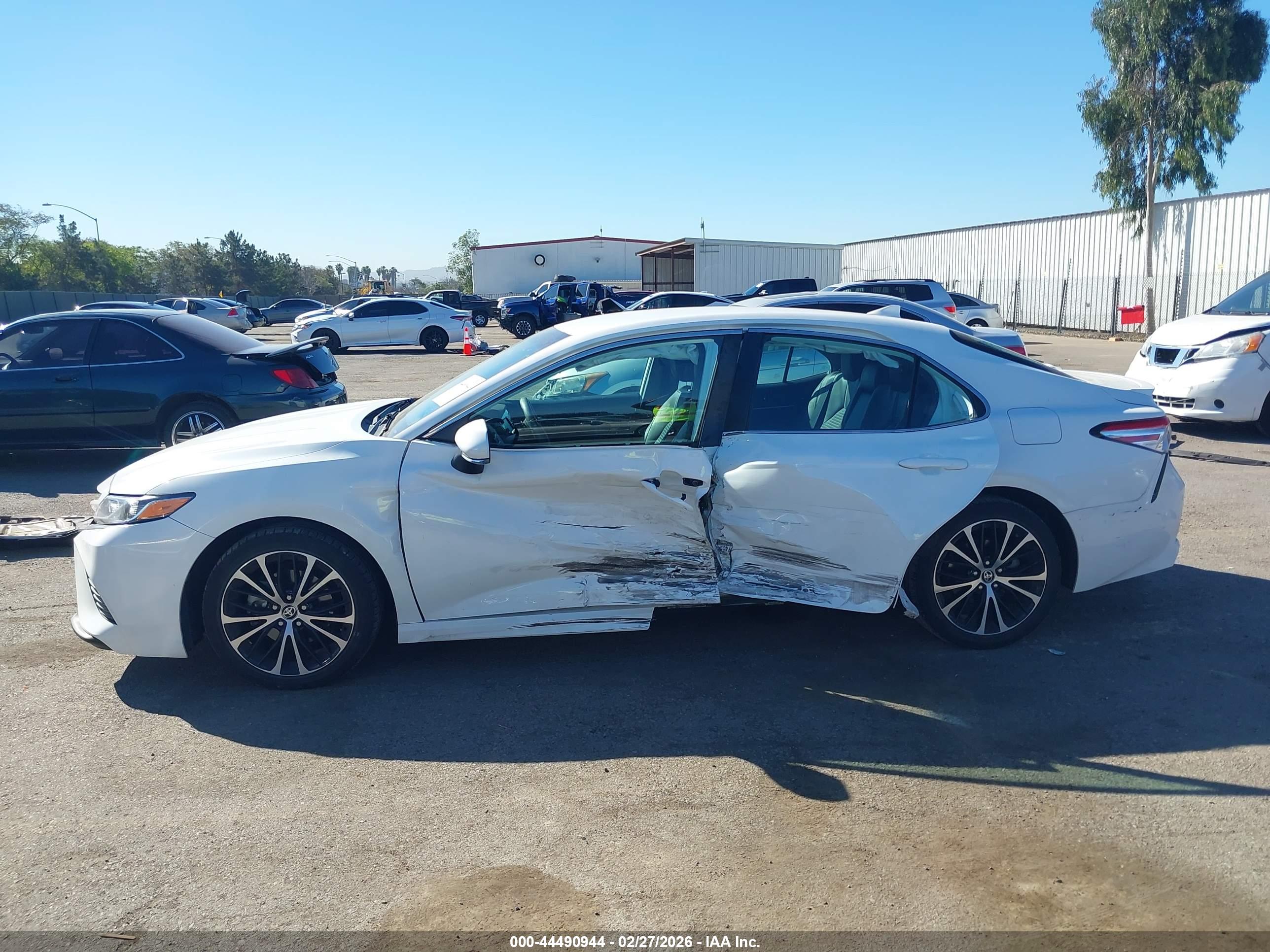 TOYOTA CAMRY image 6