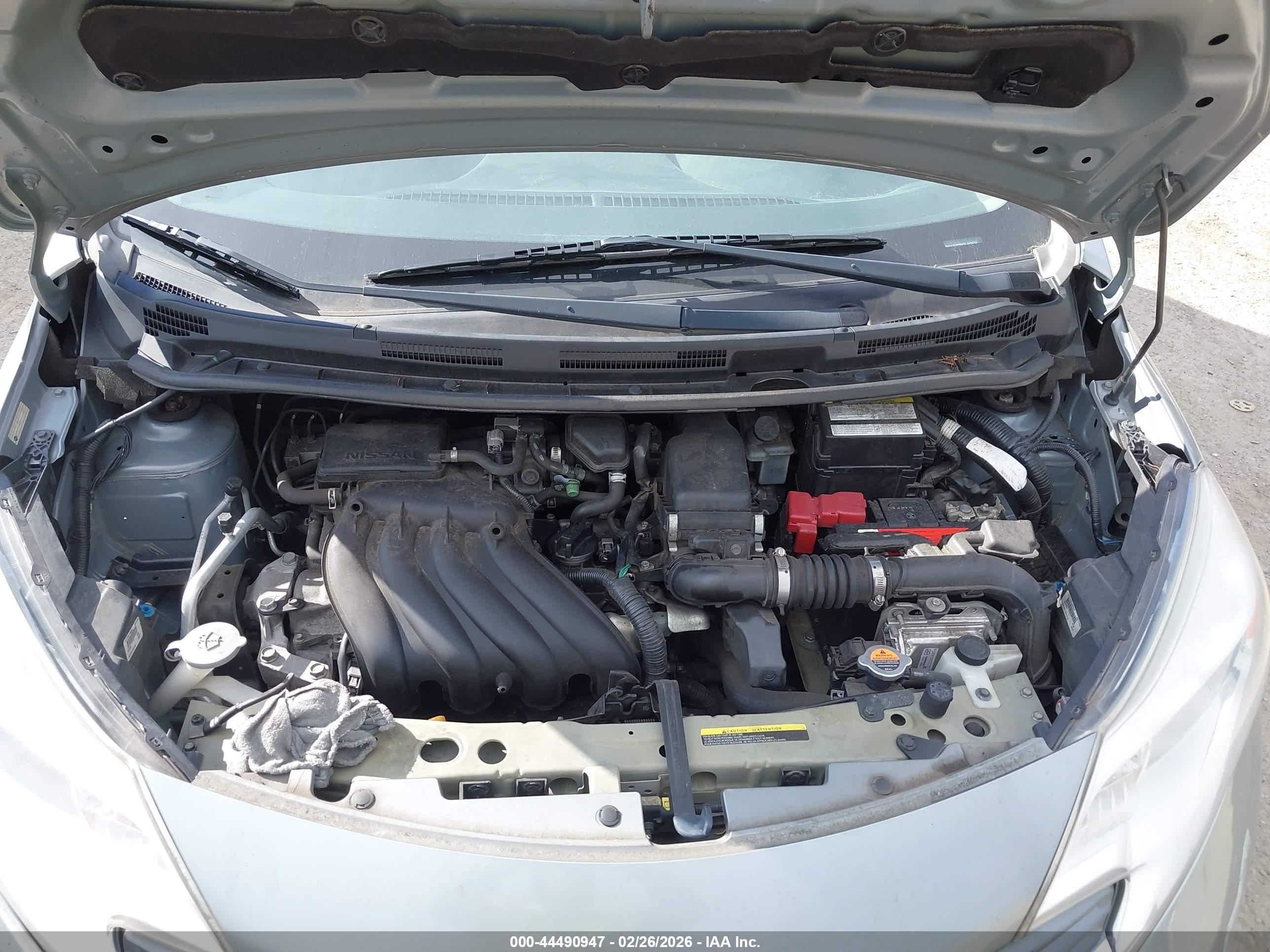 NISSAN VERSA image 10