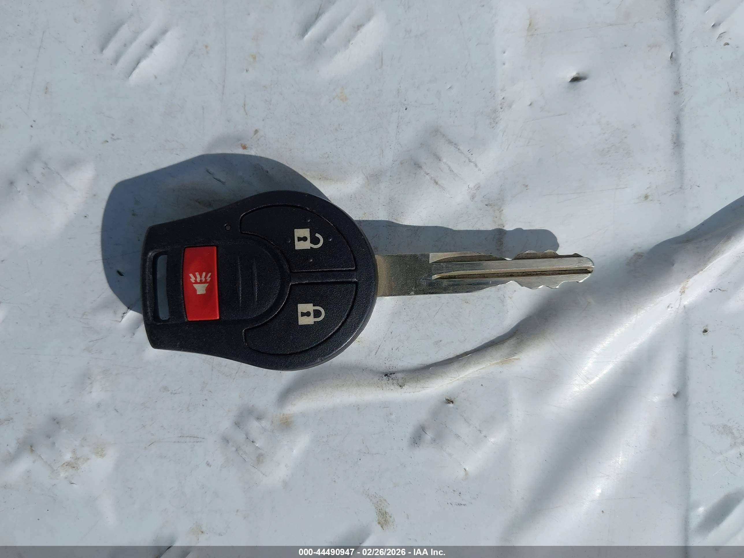 NISSAN VERSA image 11