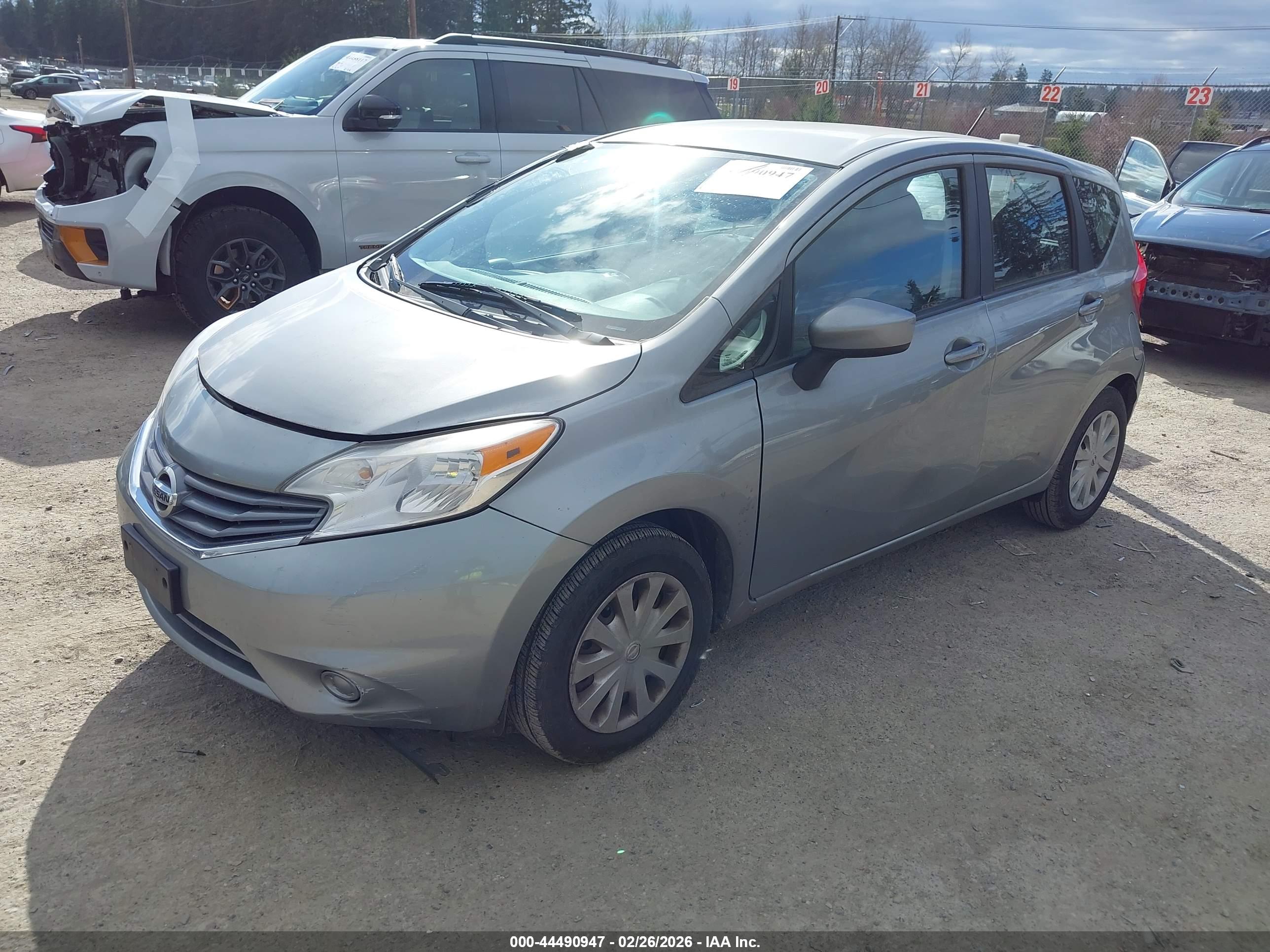 NISSAN VERSA image 2