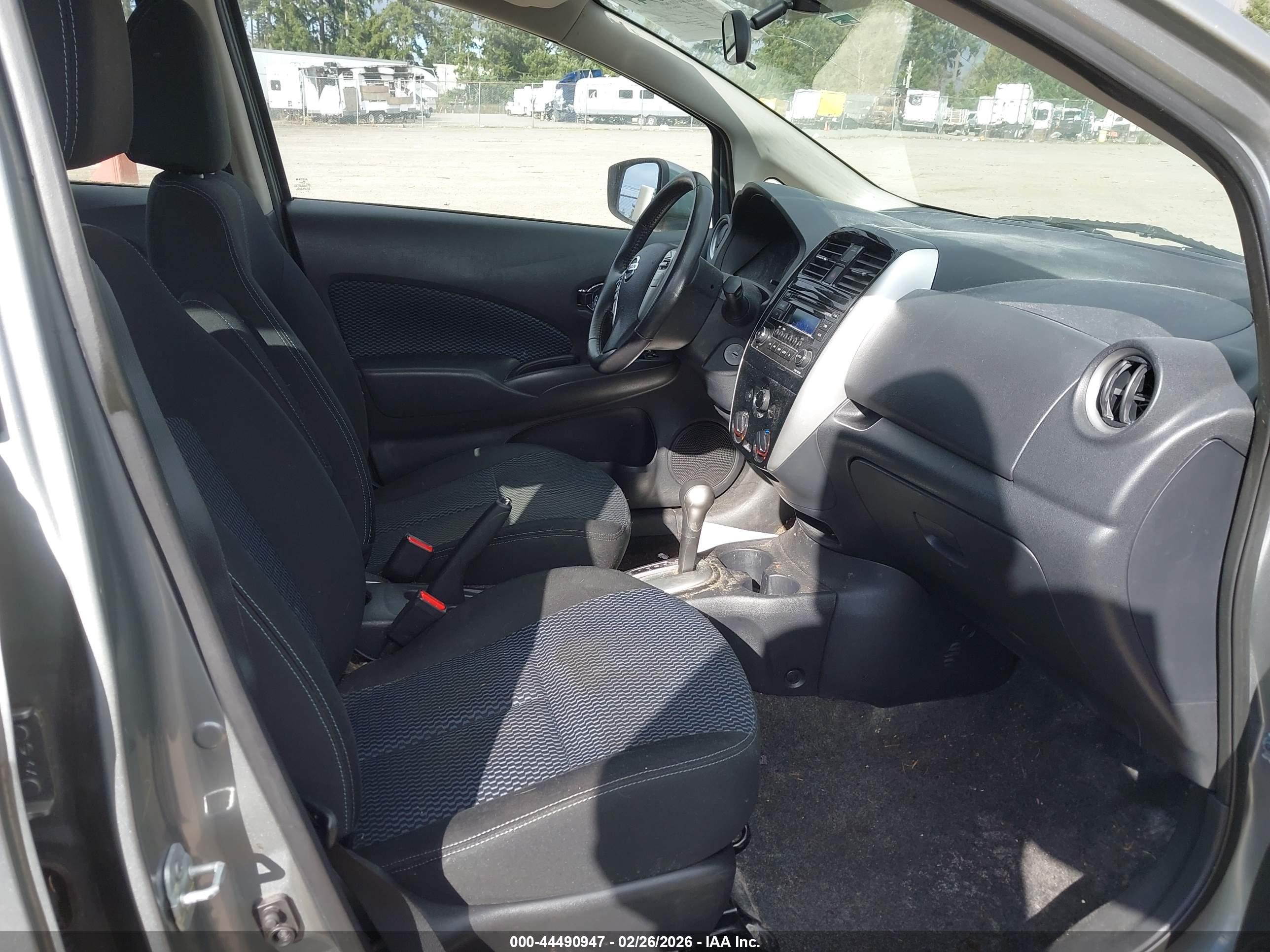 NISSAN VERSA image 5