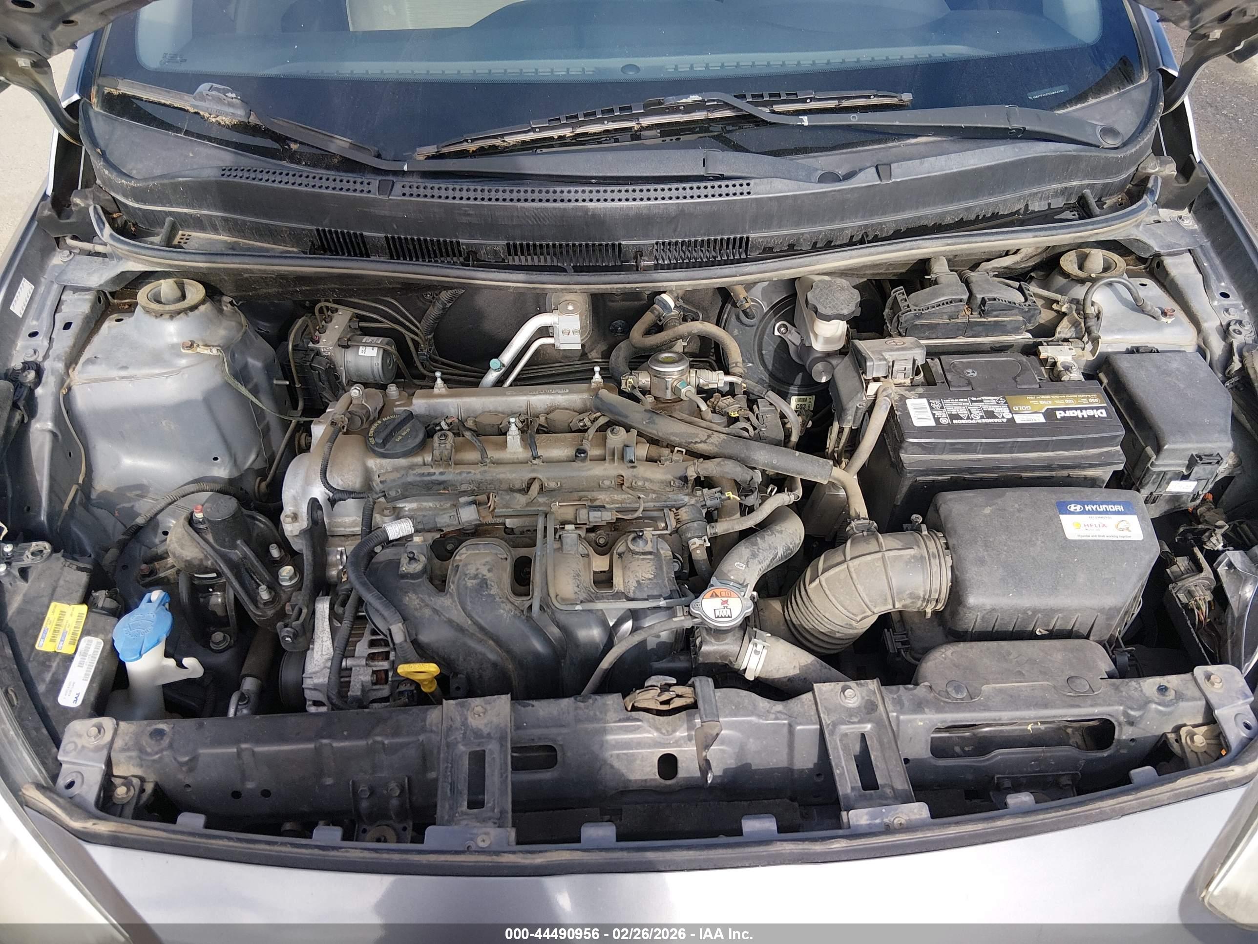 HYUNDAI ACCENT image 10