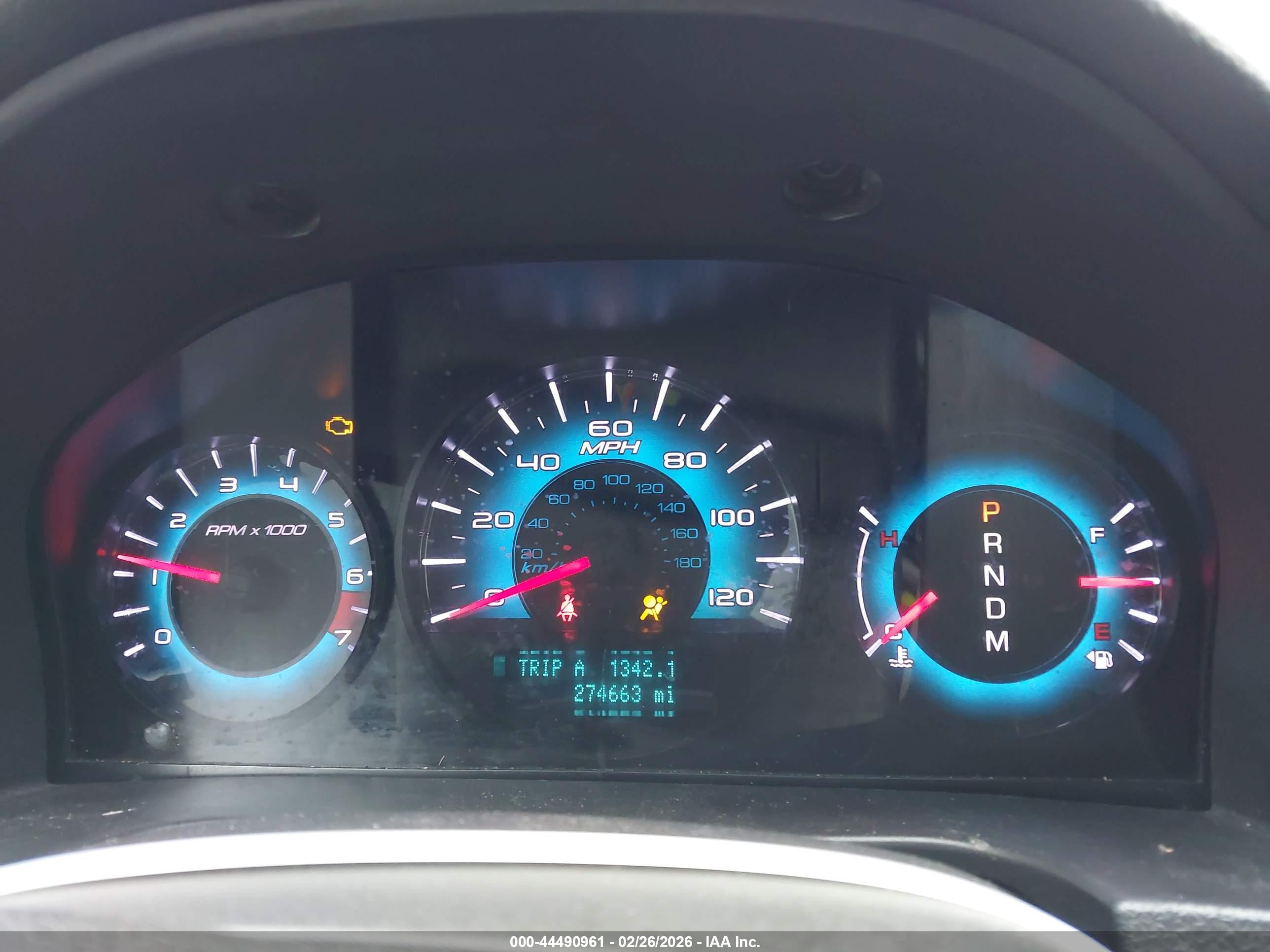 FORD FUSION image 7