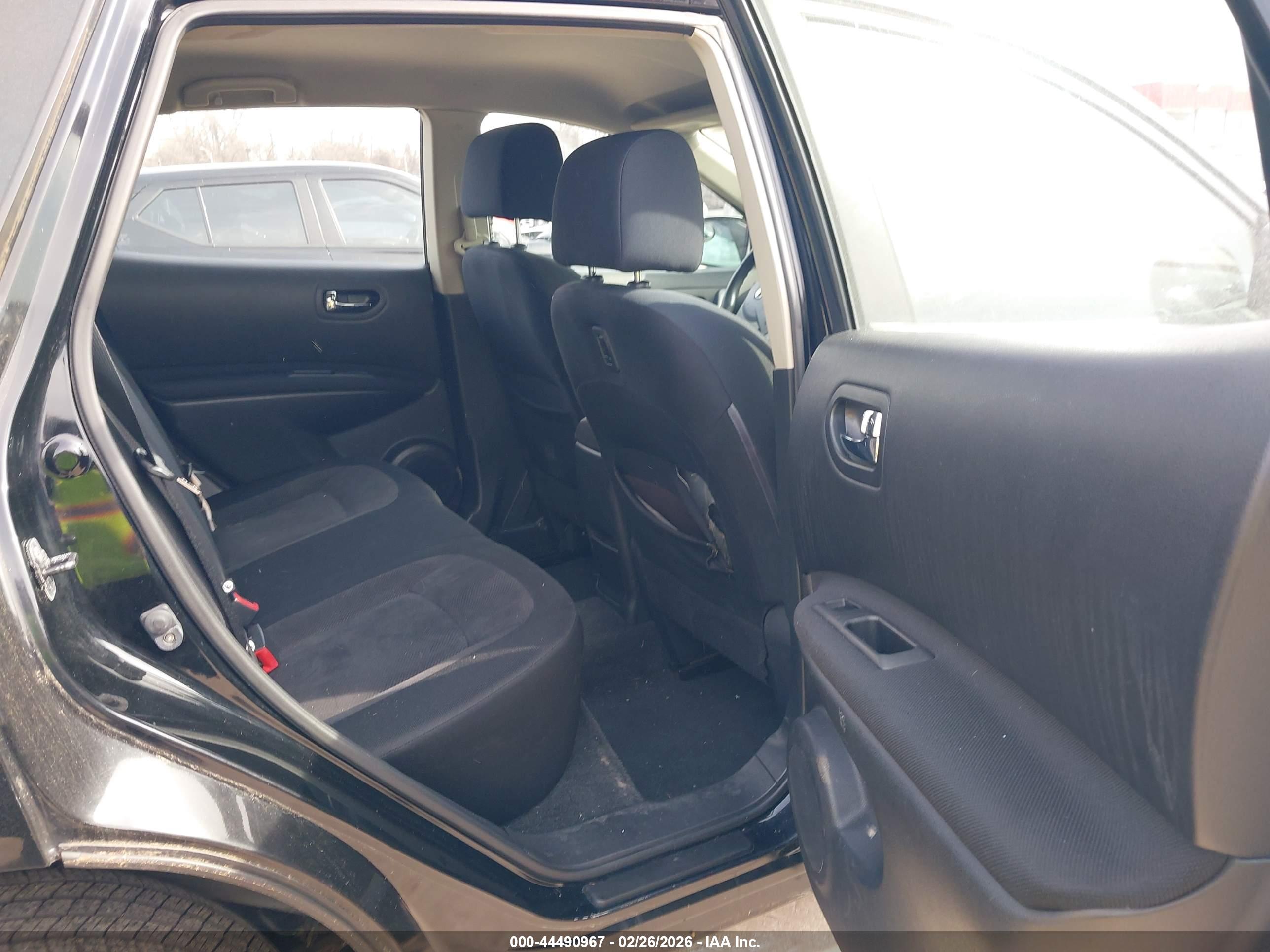 NISSAN ROGUE image 8