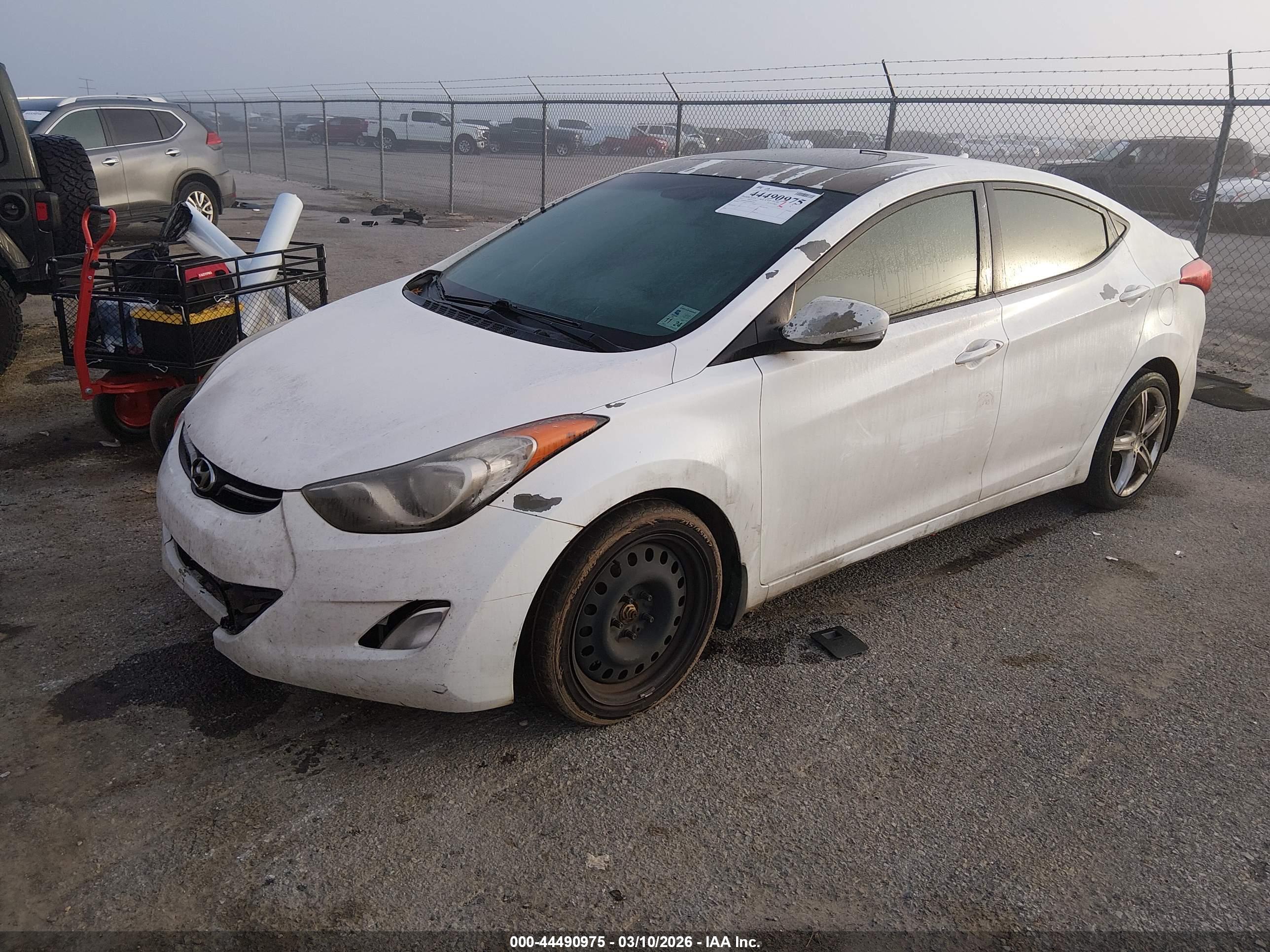 HYUNDAI ELANTRA image 2