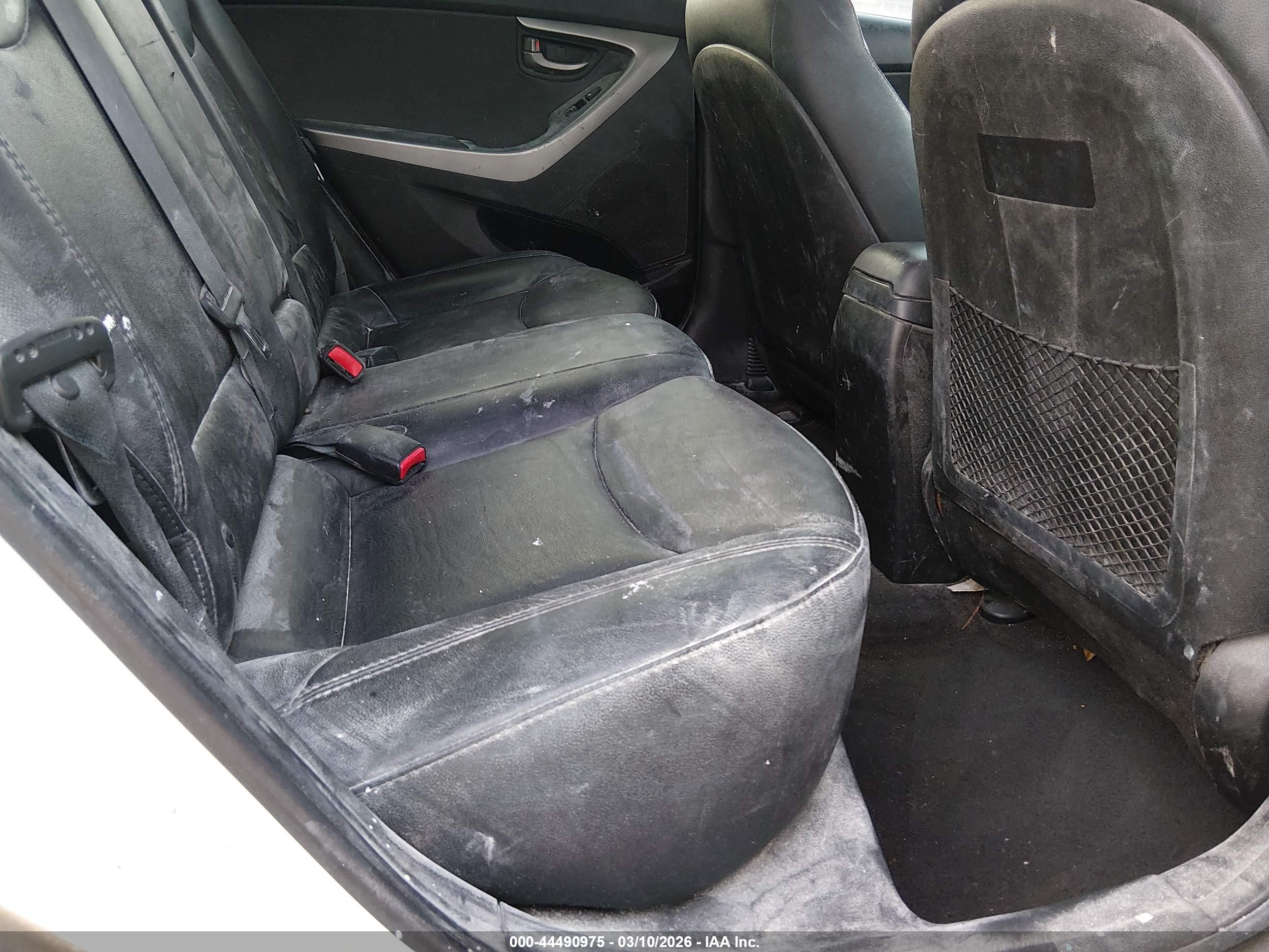 HYUNDAI ELANTRA image 8