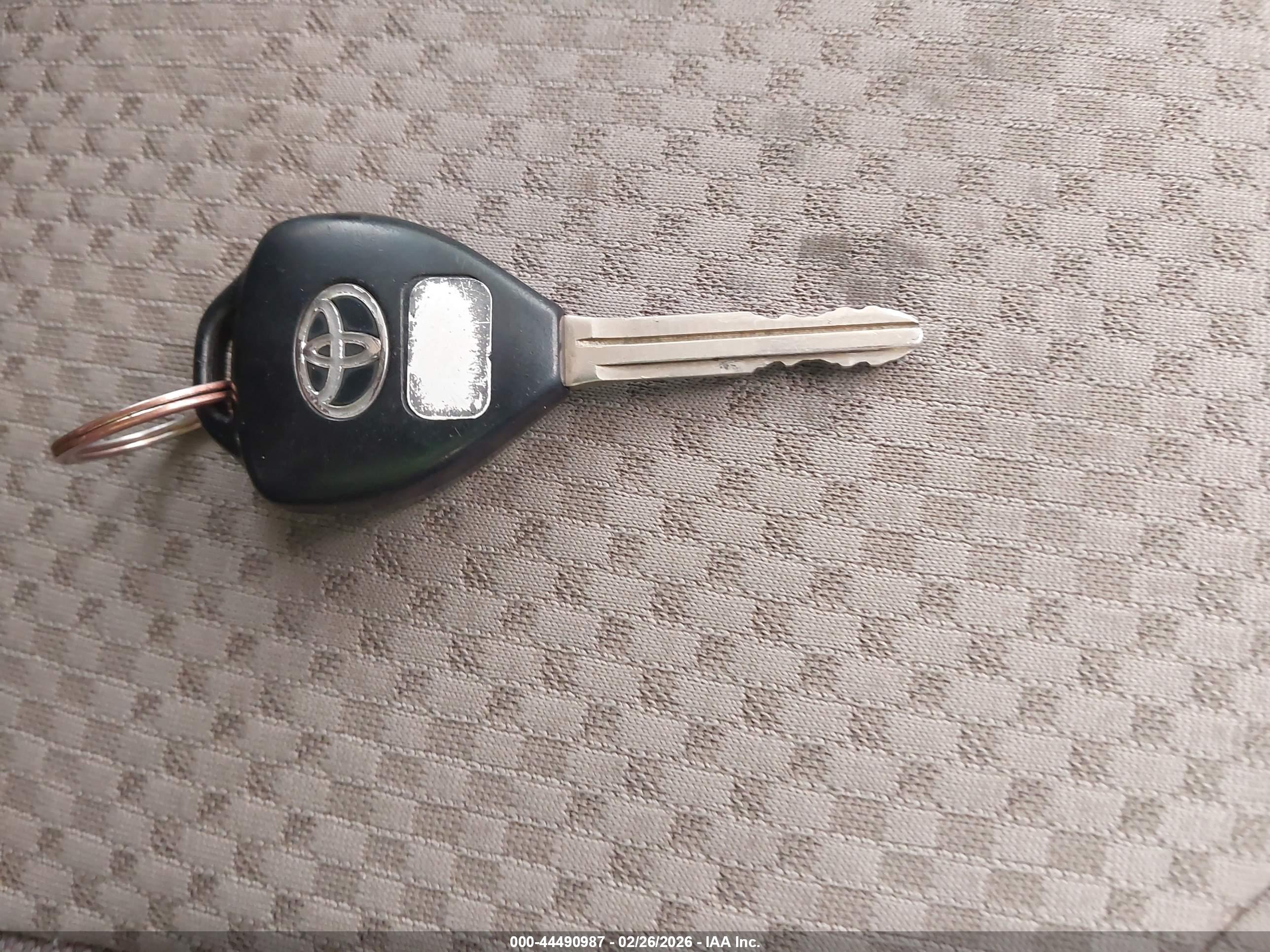 TOYOTA RAV4 image 11