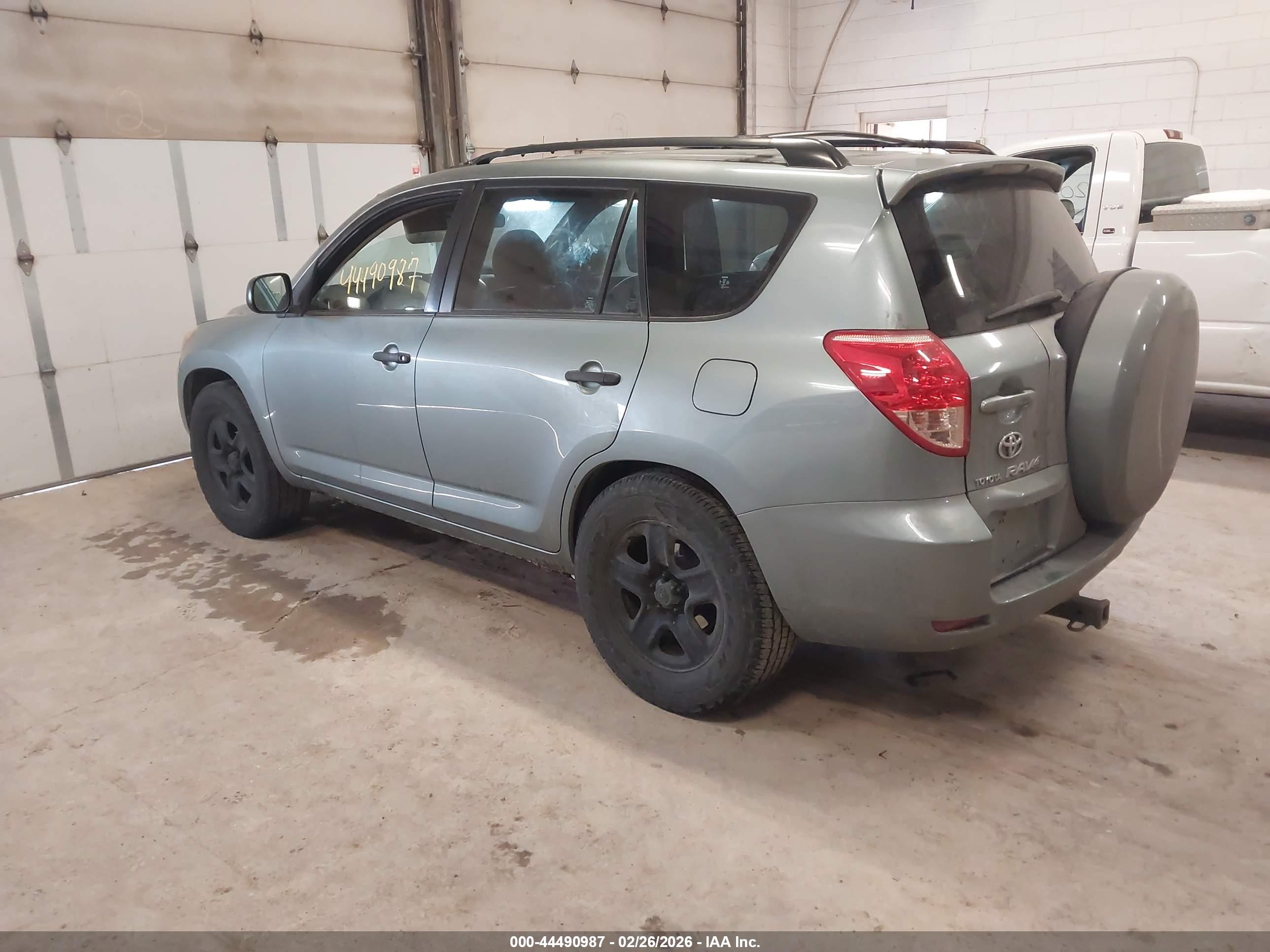 TOYOTA RAV4 image 3