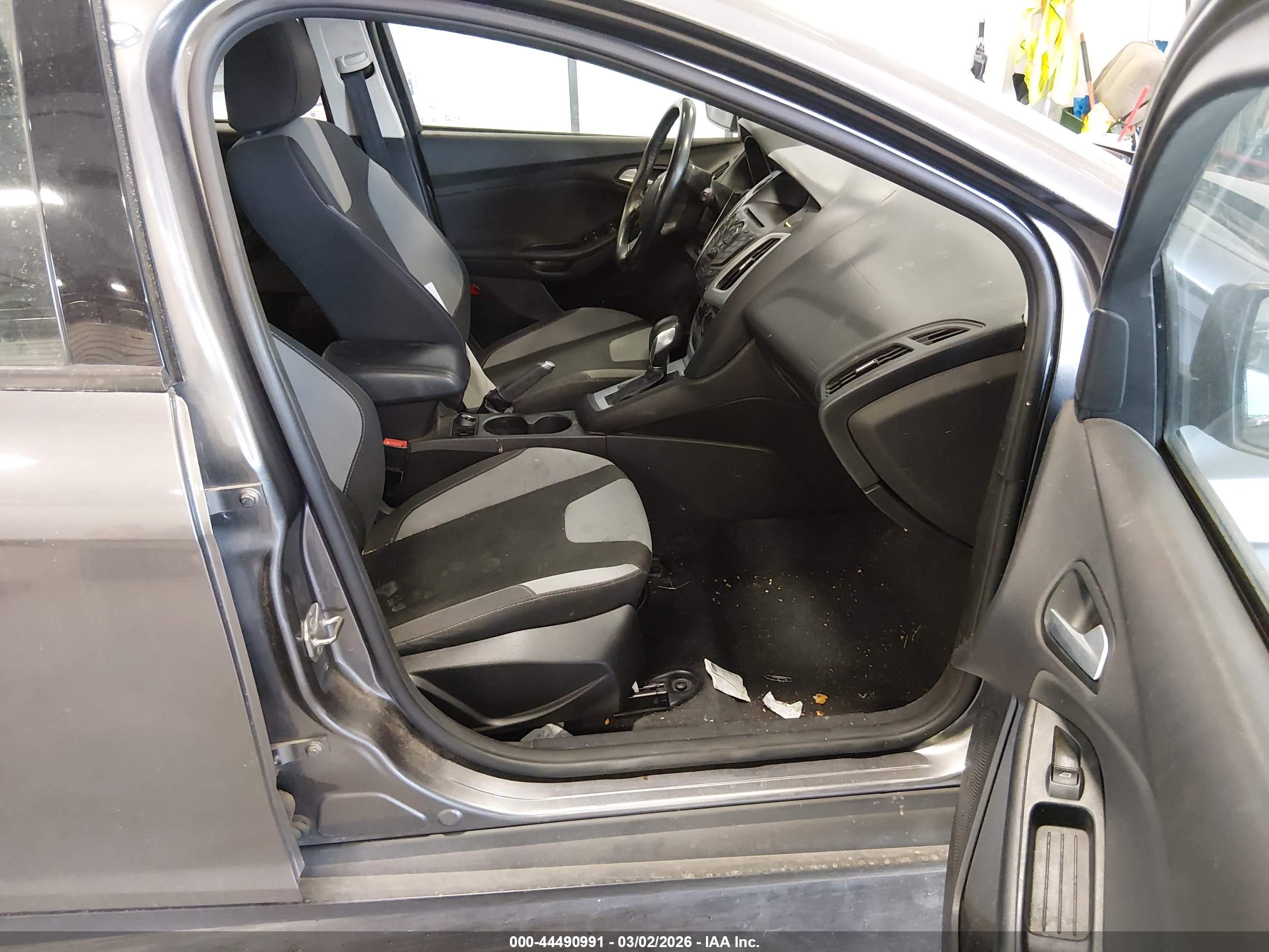 FORD FOCUS image 5