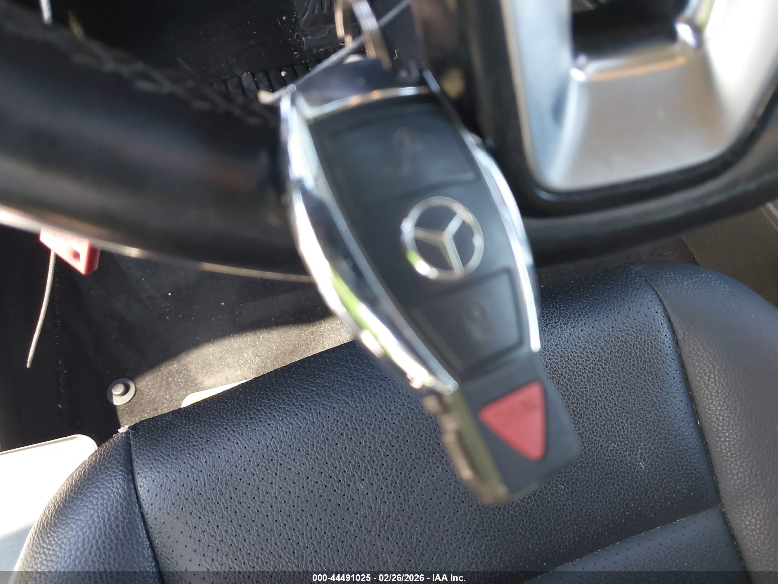 MERCEDES-BENZ GLK image 11