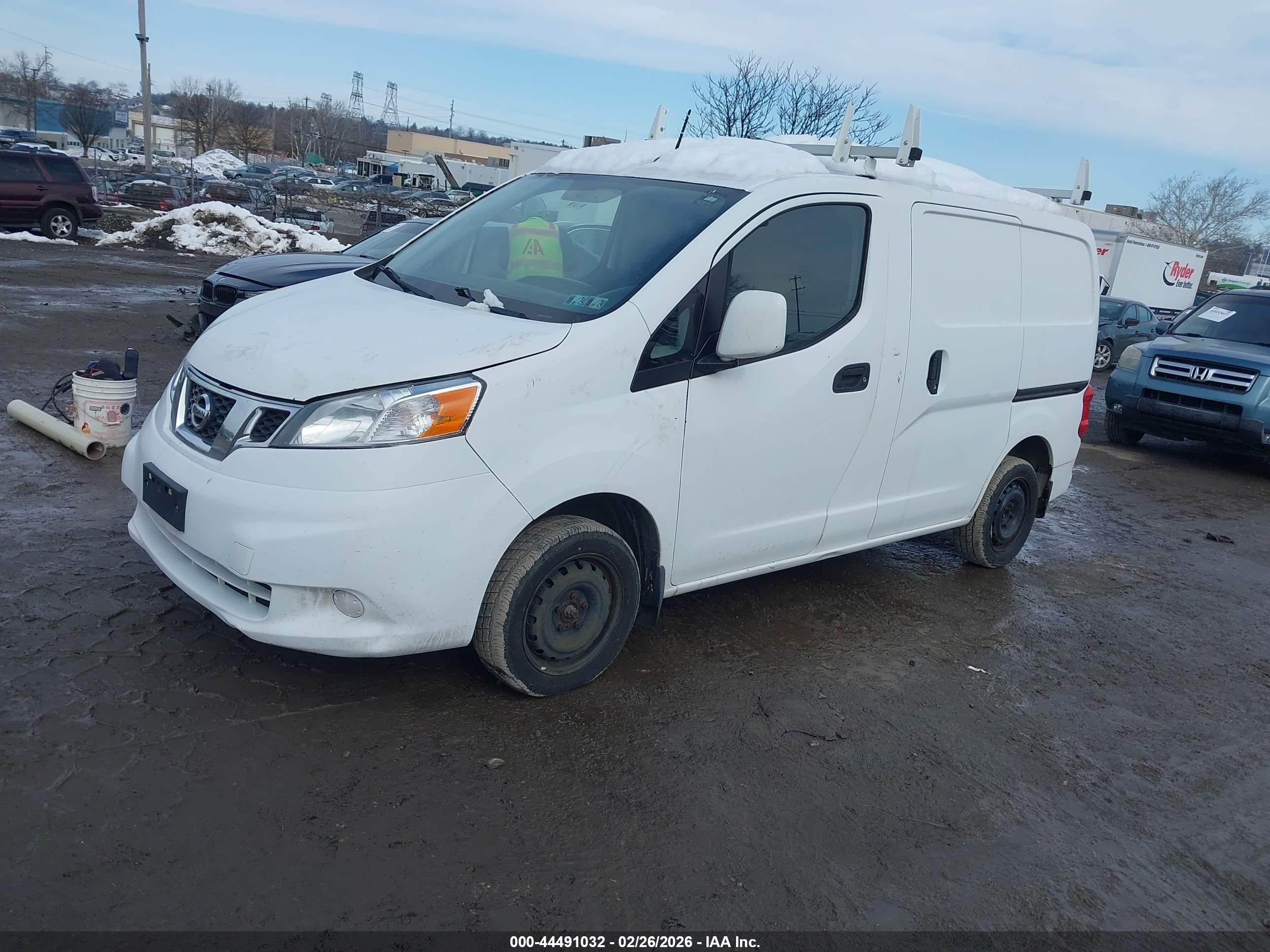 NISSAN NV200 image 2