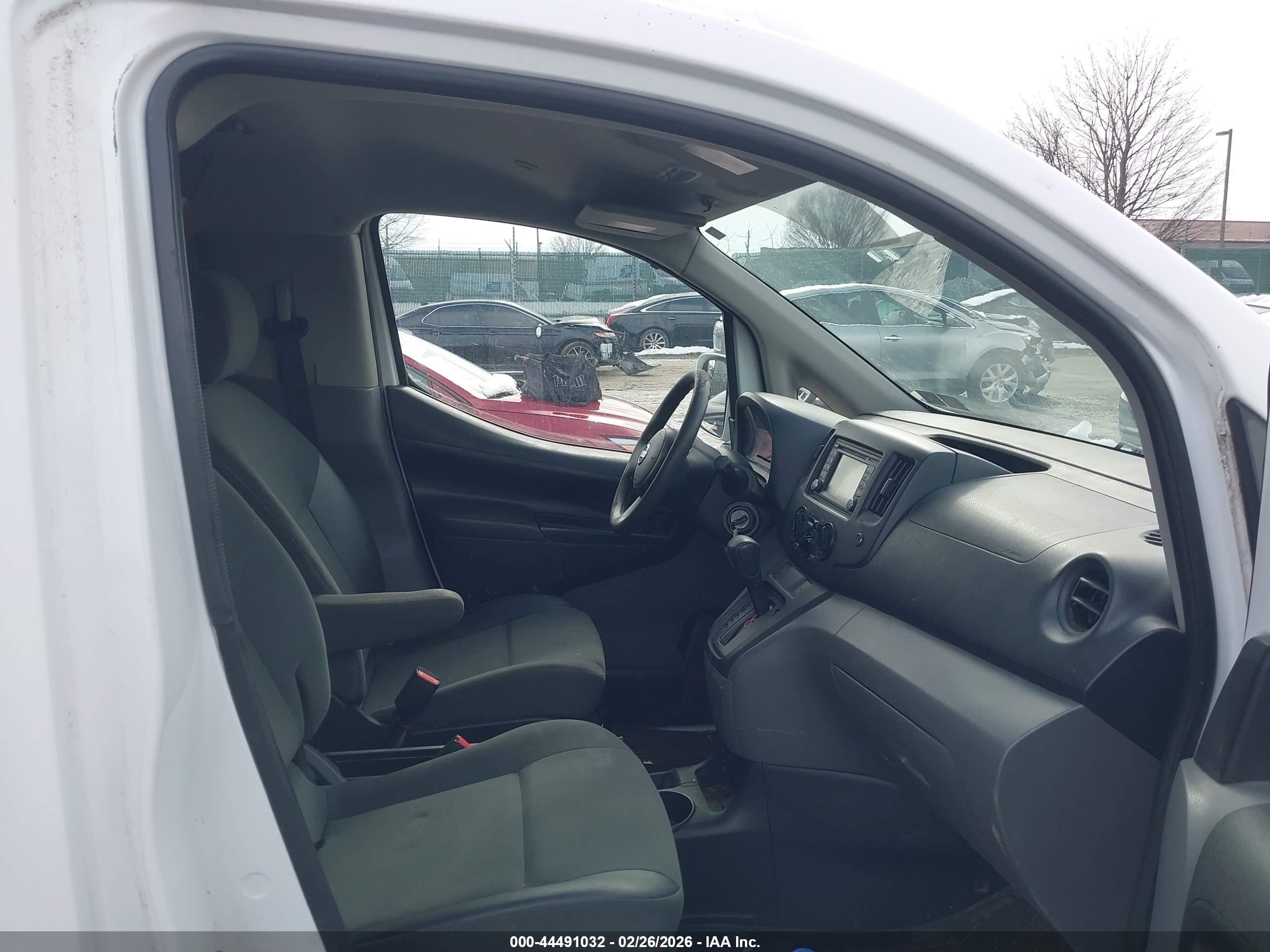 NISSAN NV200 image 5