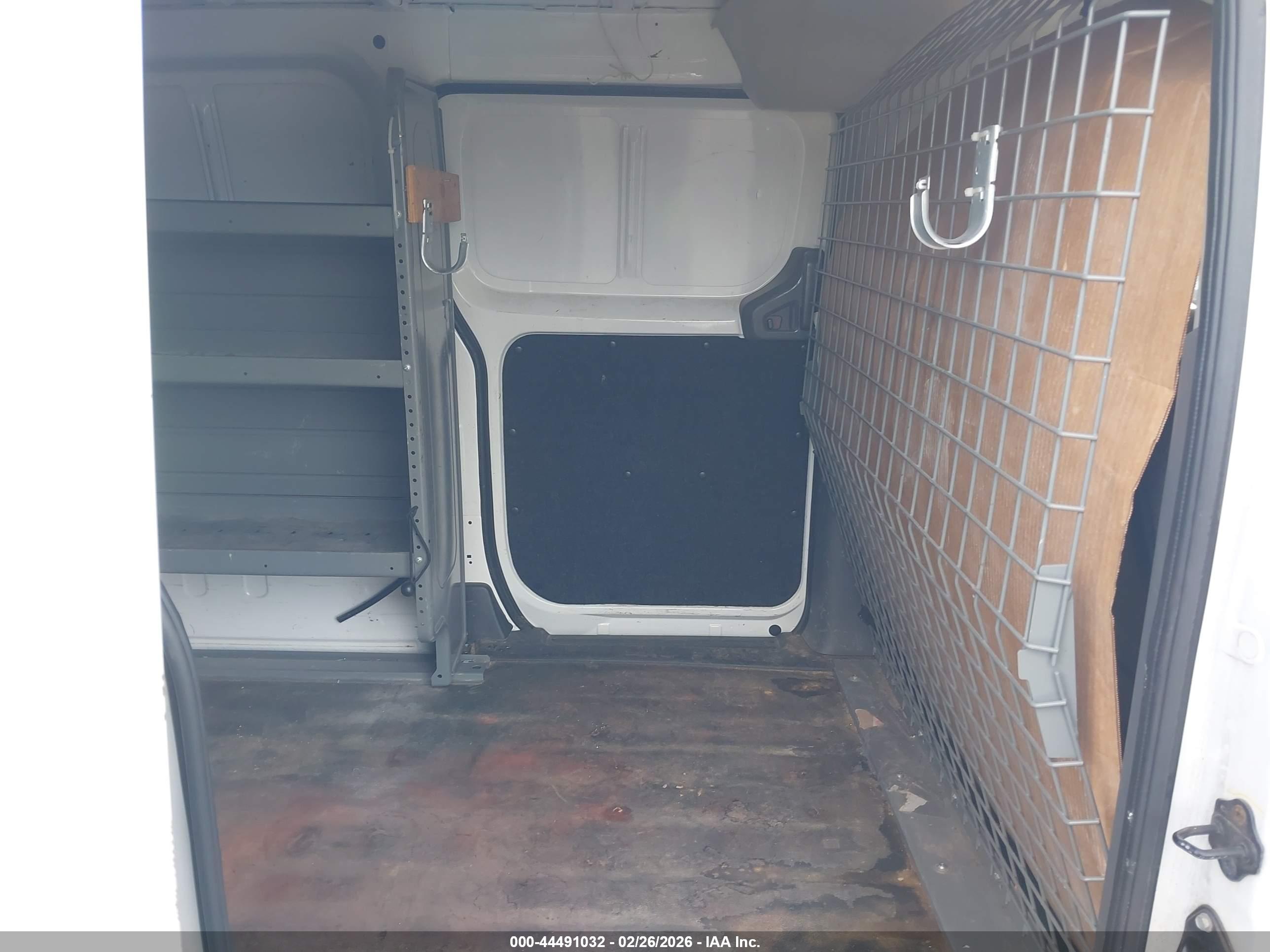 NISSAN NV200 image 8