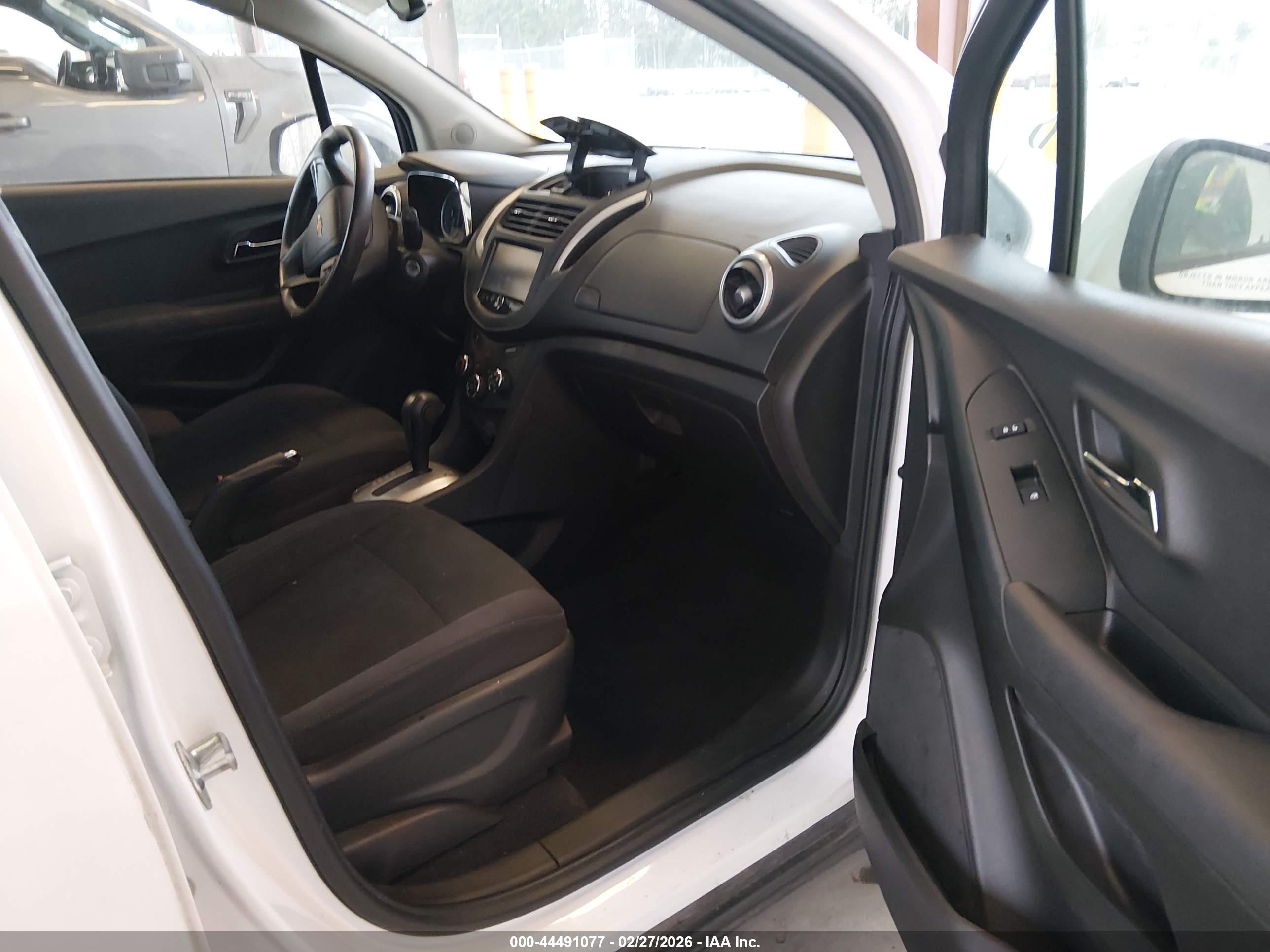 CHEVROLET TRAX image 5
