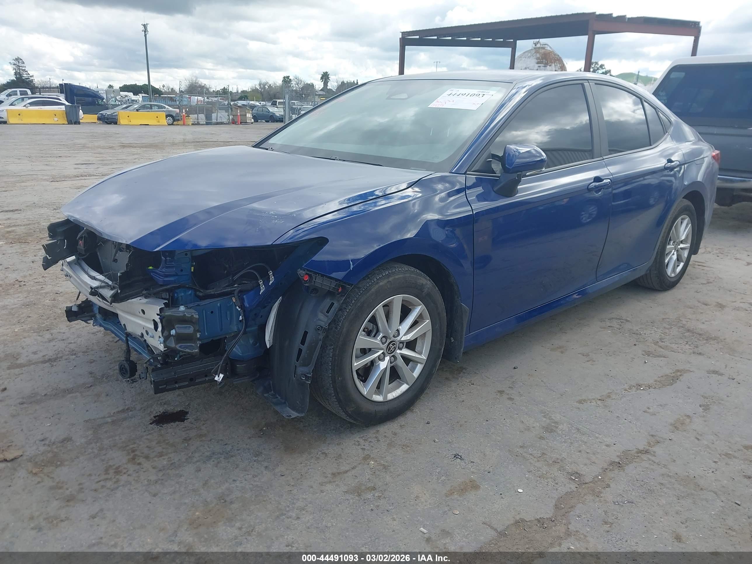 TOYOTA CAMRY image 2