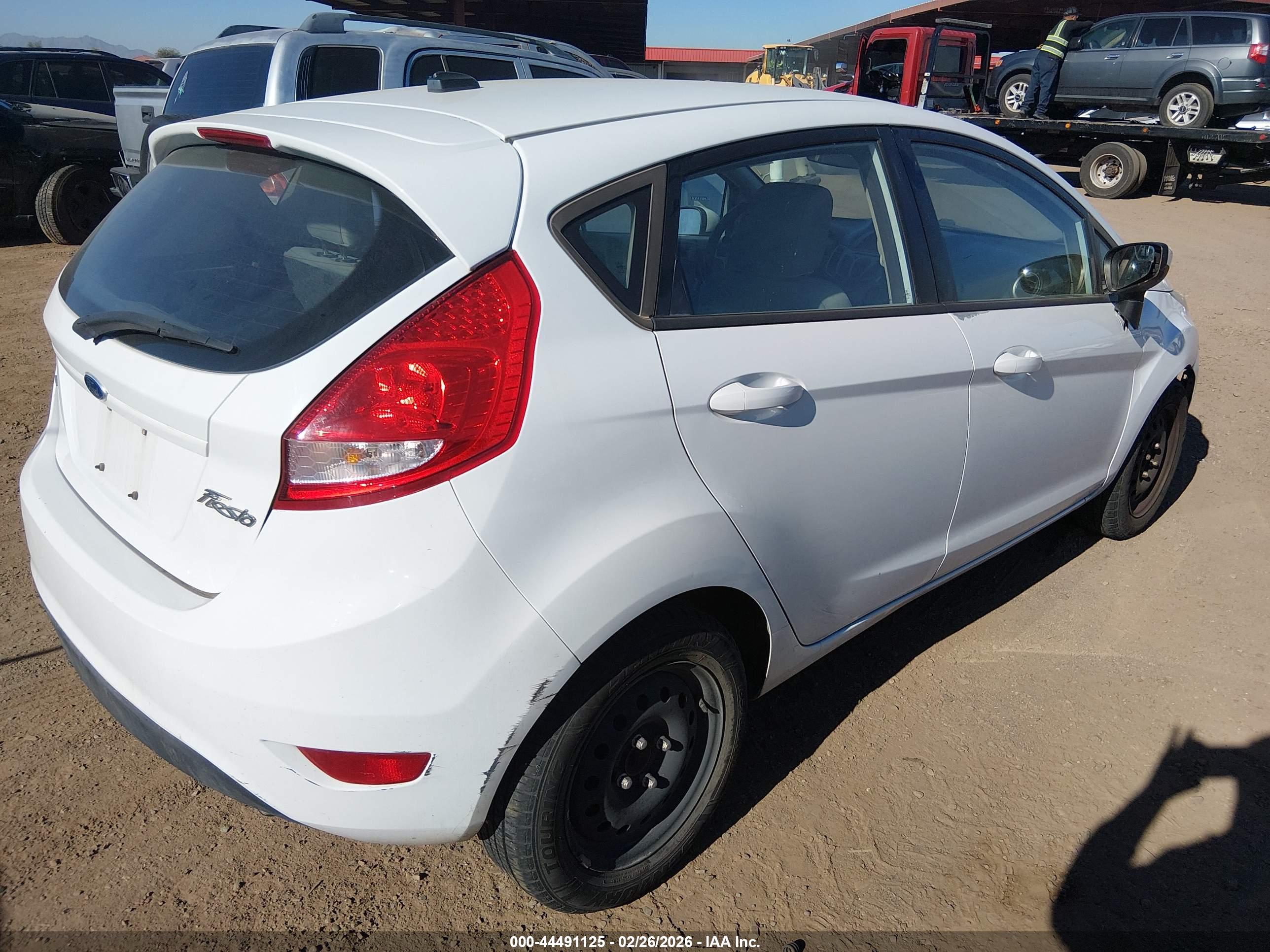 FORD FIESTA image 4