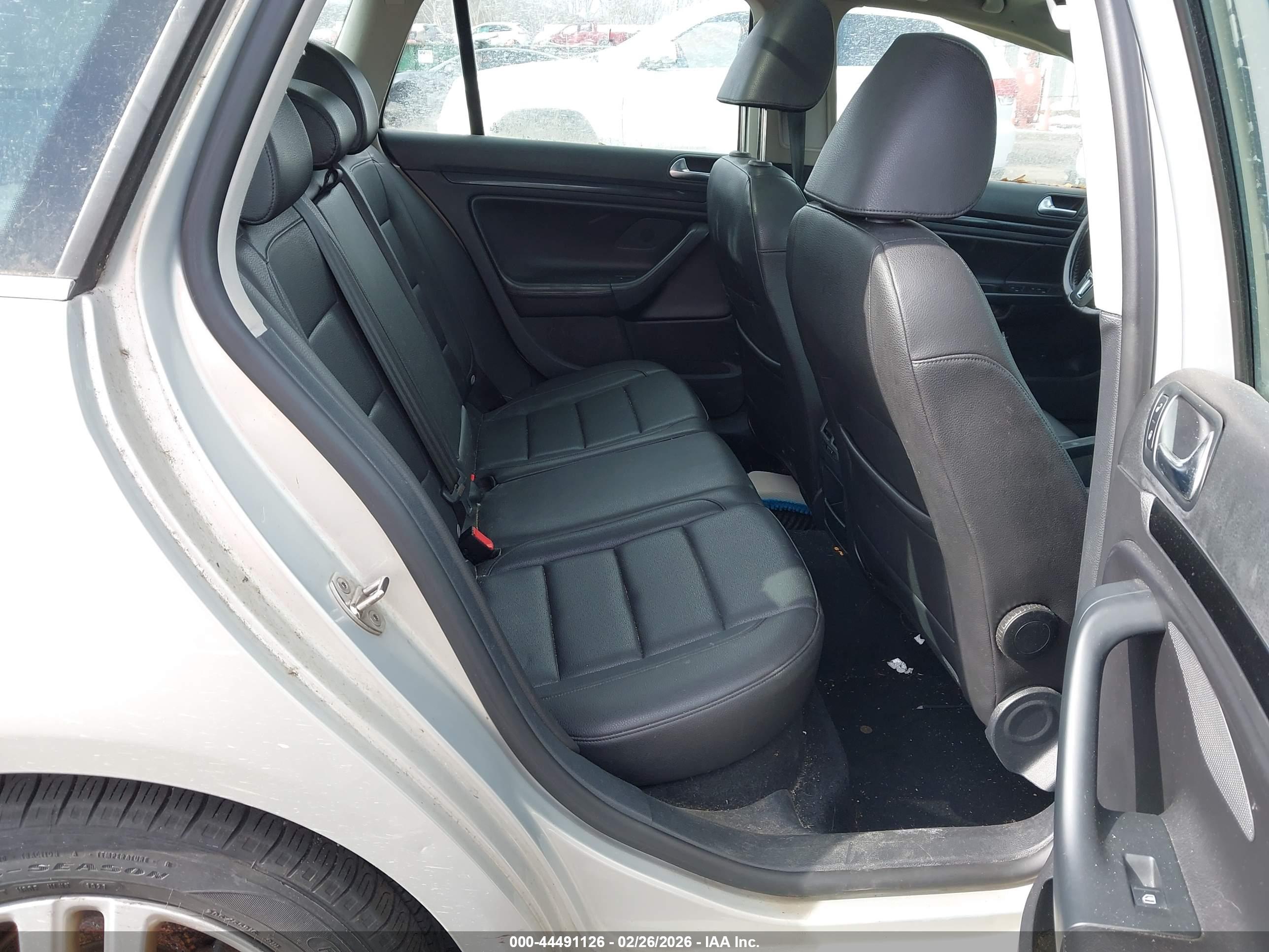 VOLKSWAGEN JETTA image 8