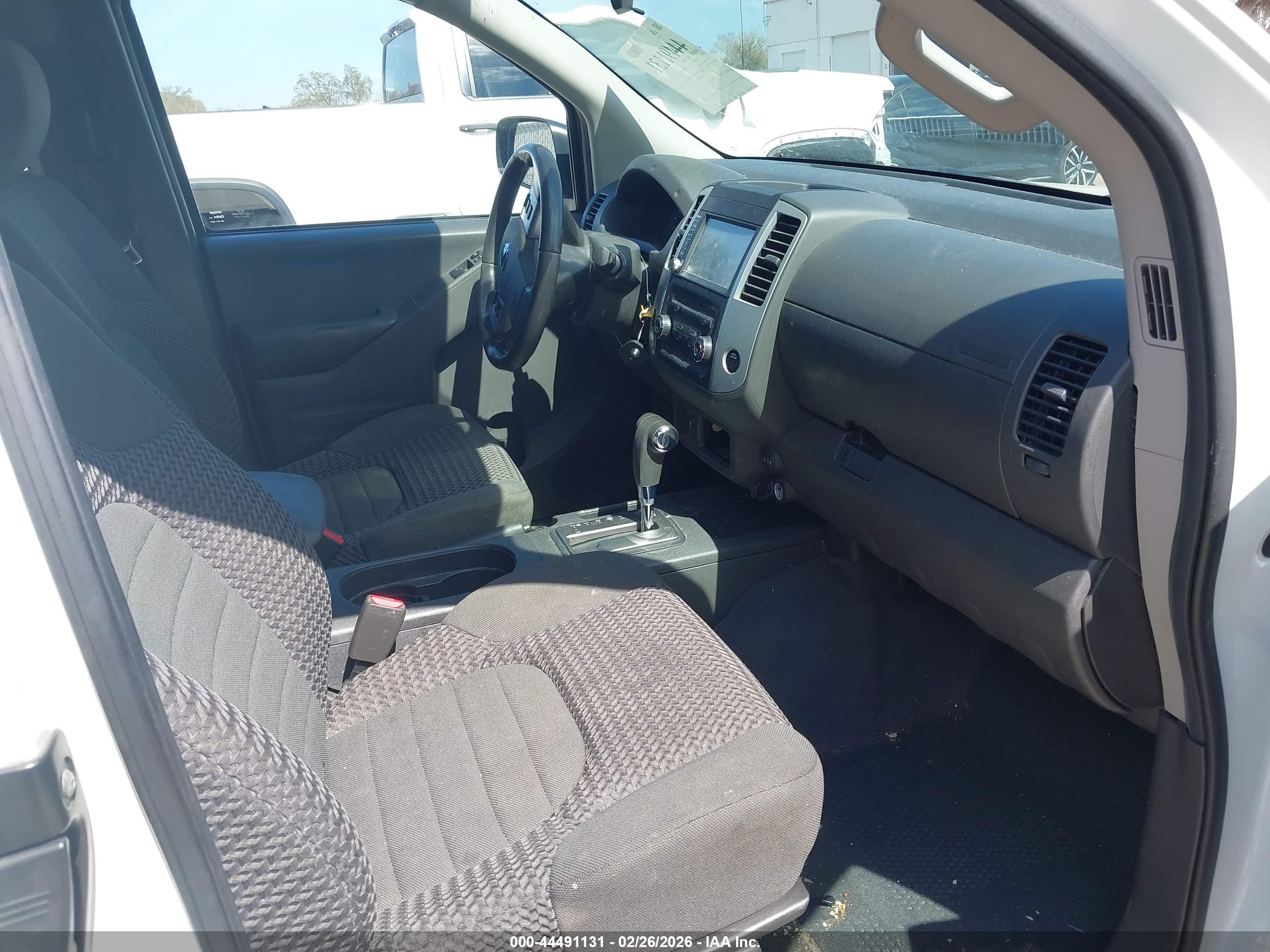 NISSAN FRONTIER image 5