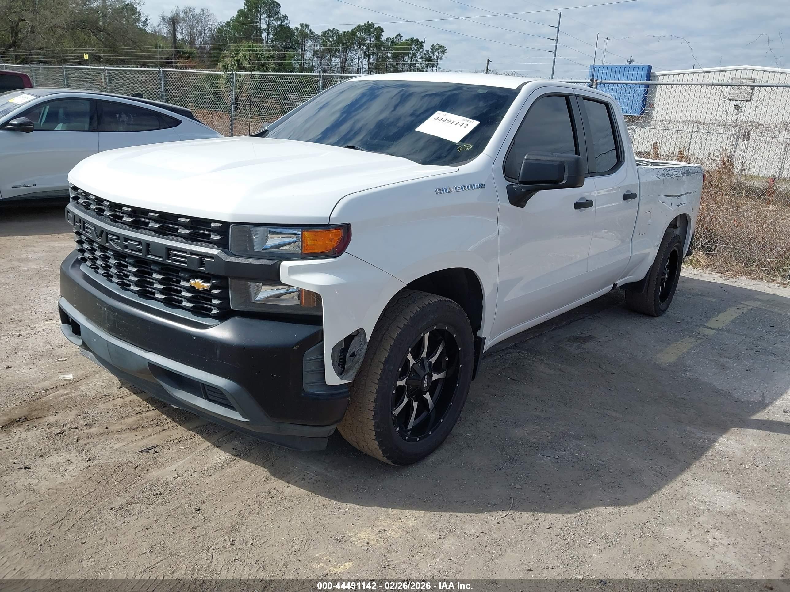 CHEVROLET SILVERADO image 2