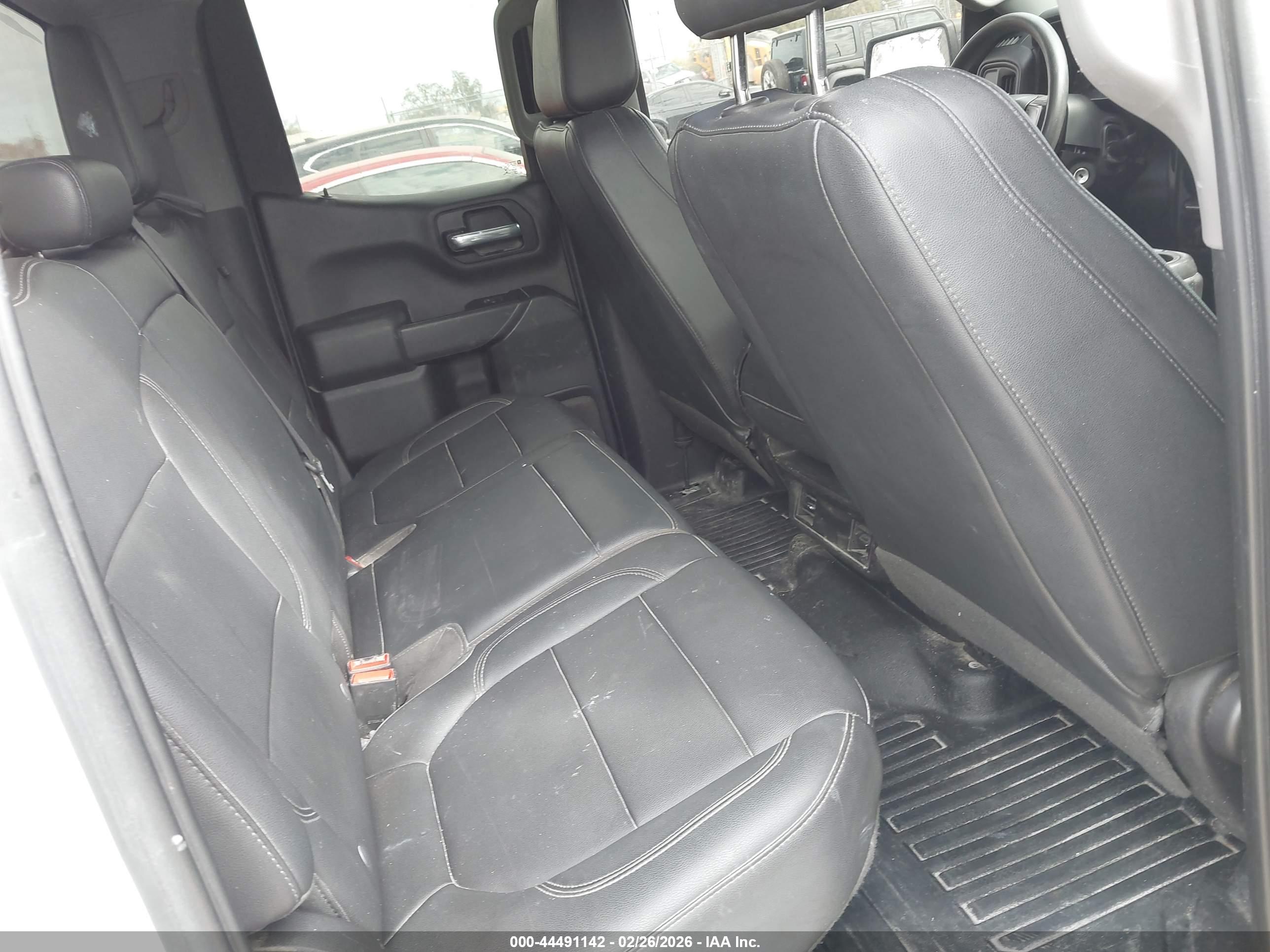 CHEVROLET SILVERADO image 8