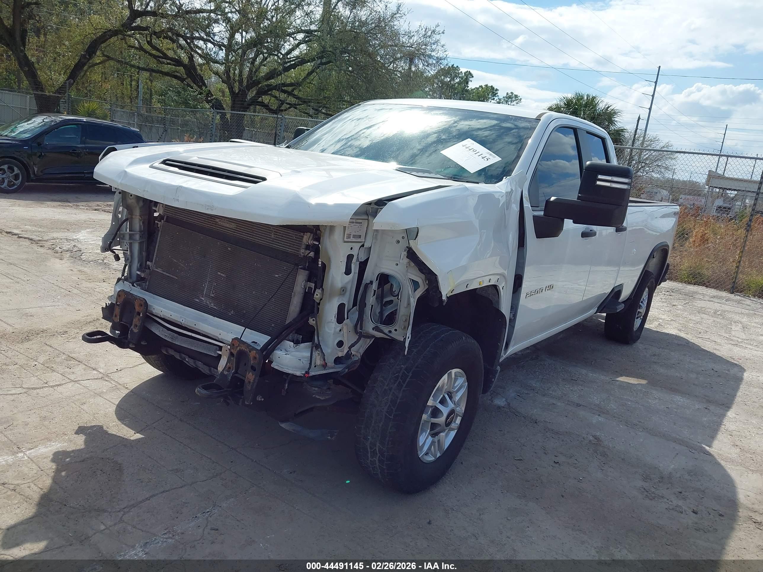 CHEVROLET SILVERADO image 2