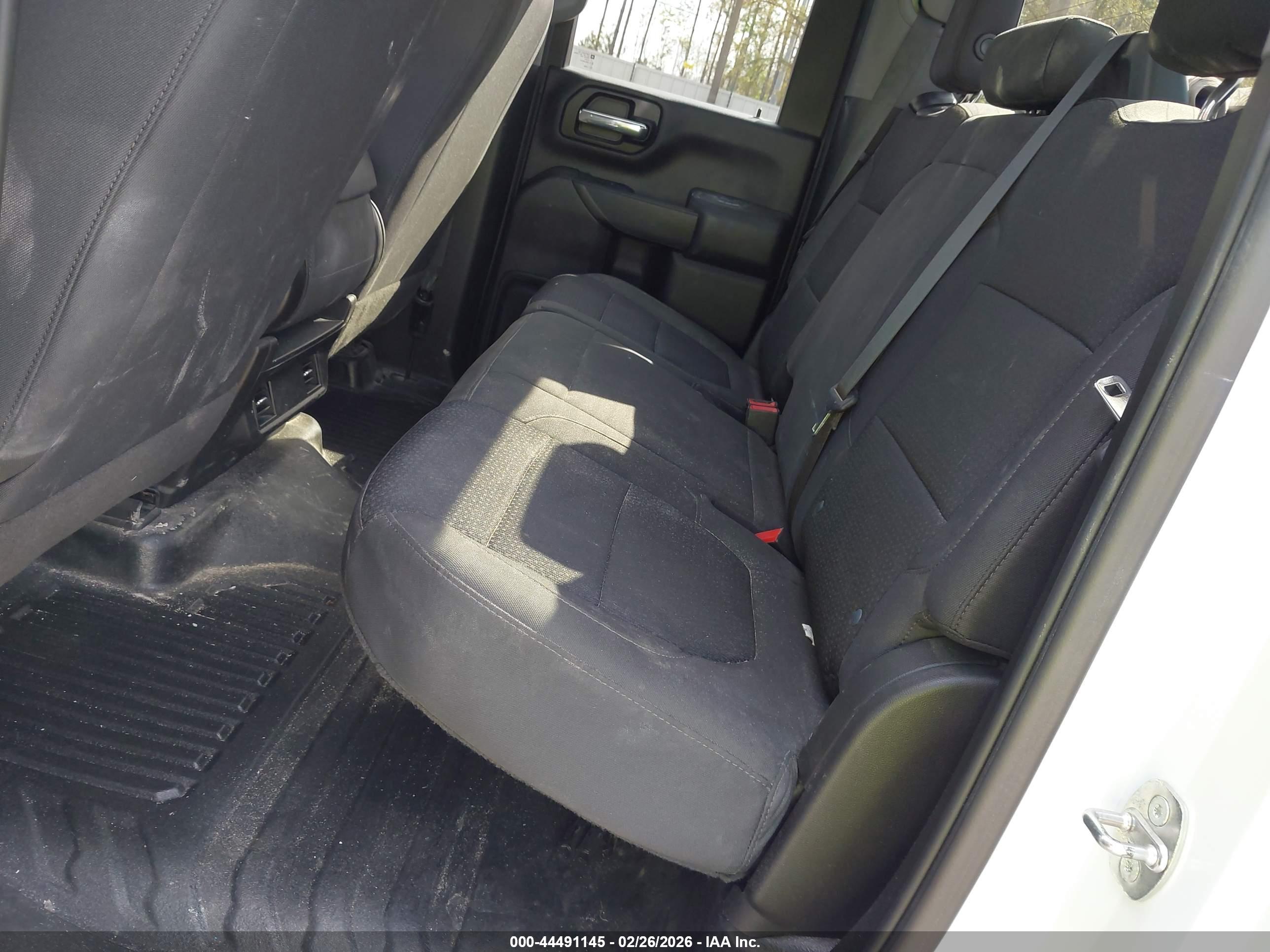 CHEVROLET SILVERADO image 8