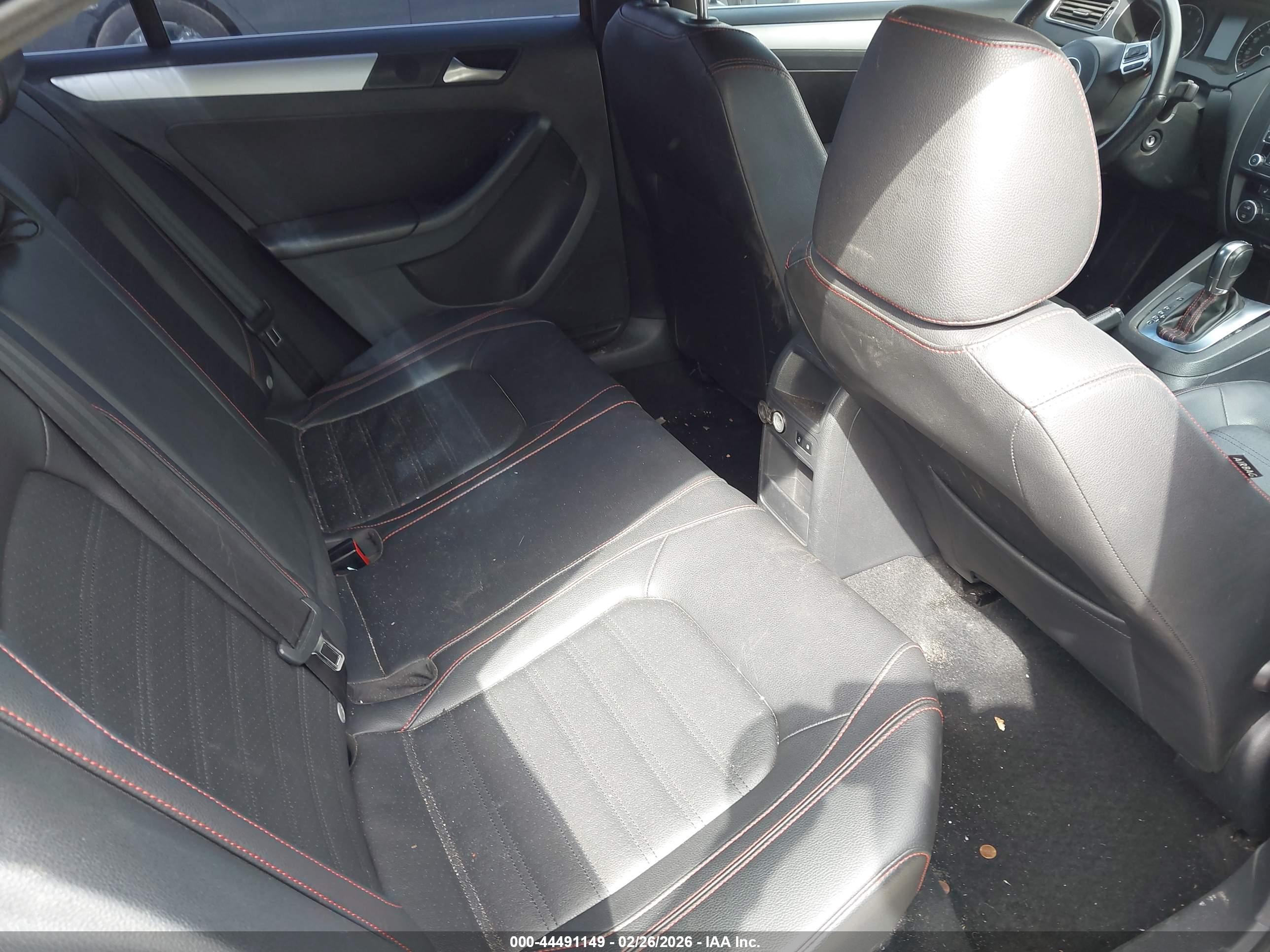 VOLKSWAGEN JETTA image 8