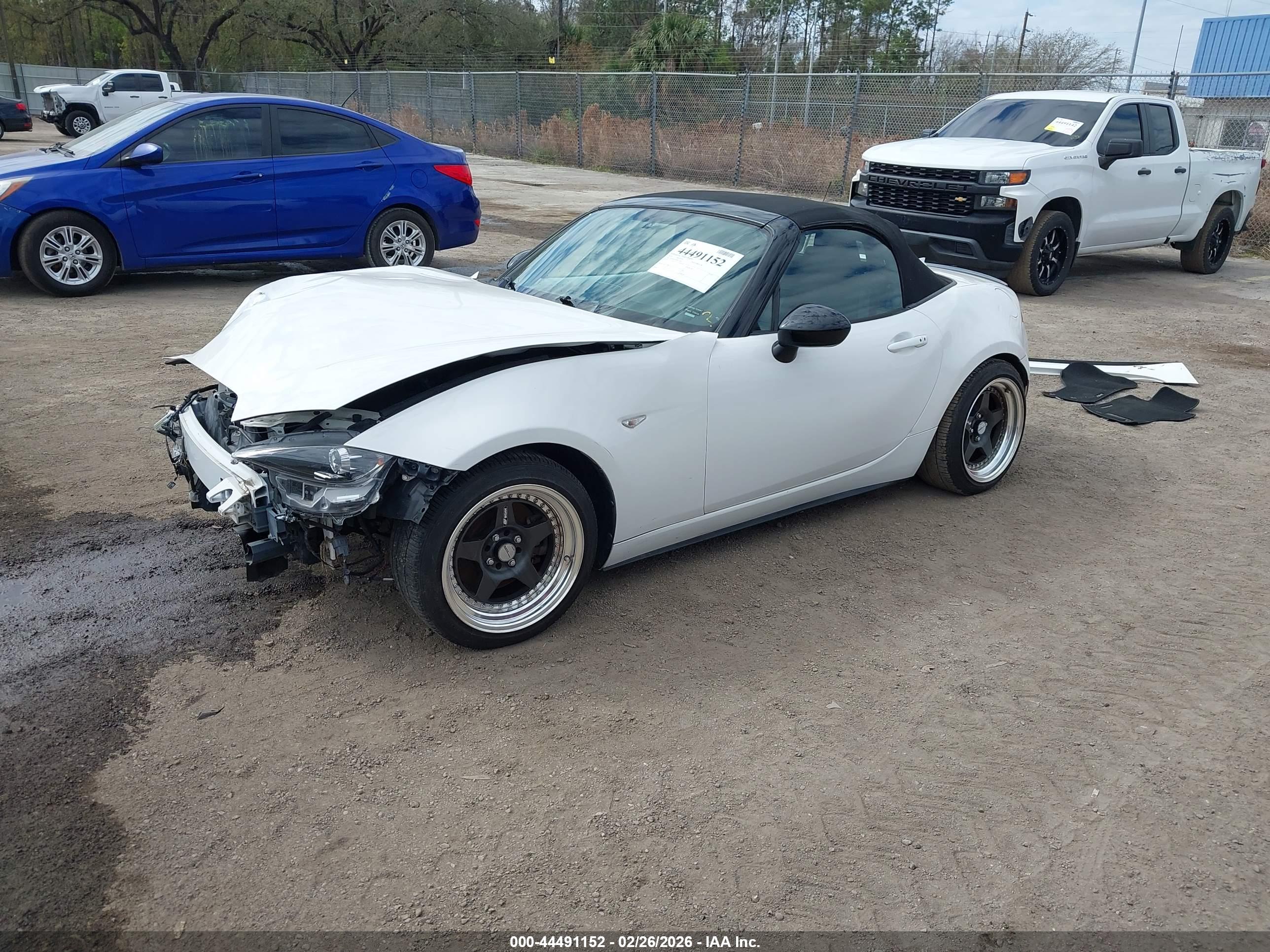 MAZDA MX-5 image 2