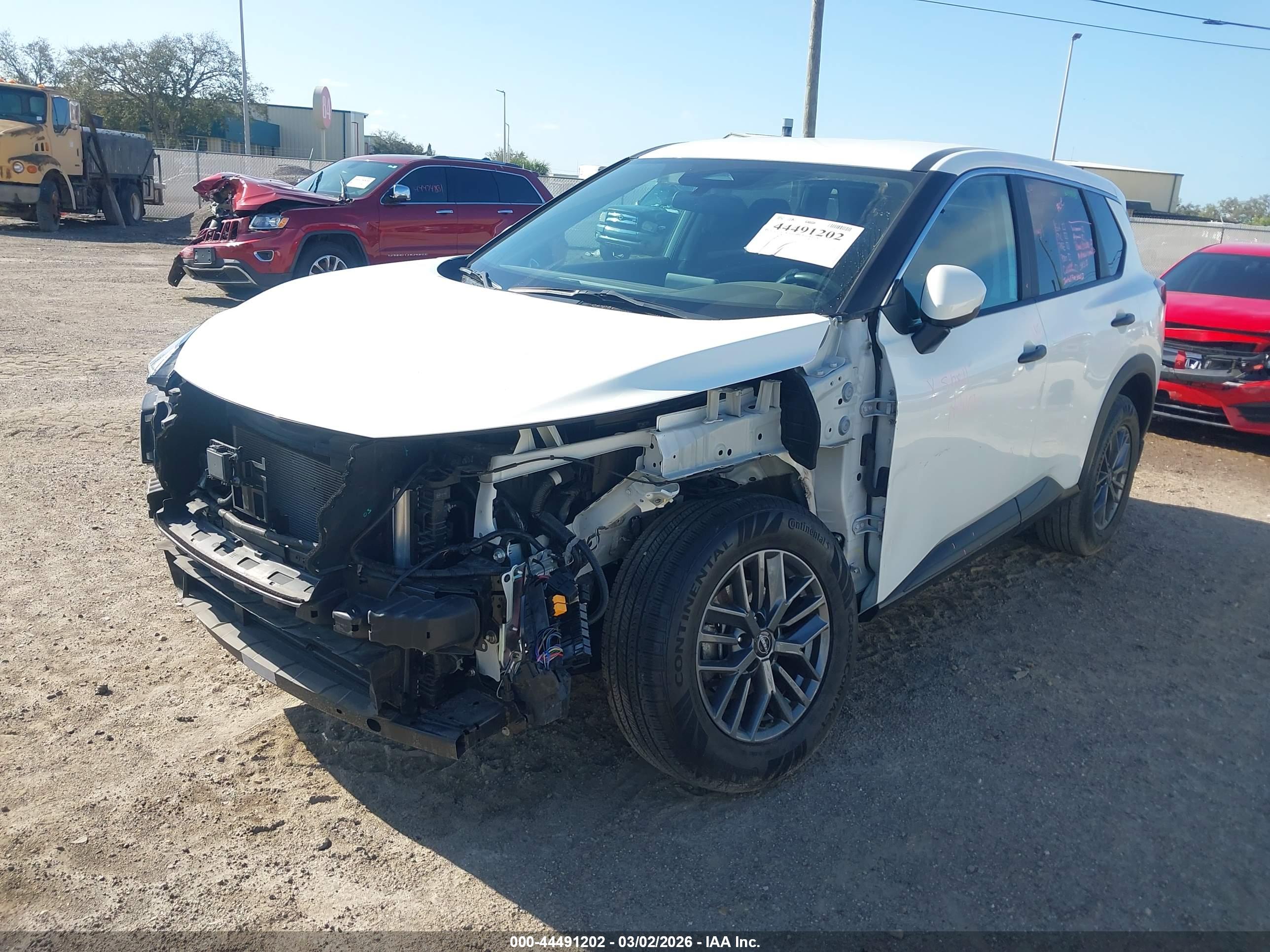 NISSAN ROGUE image 2