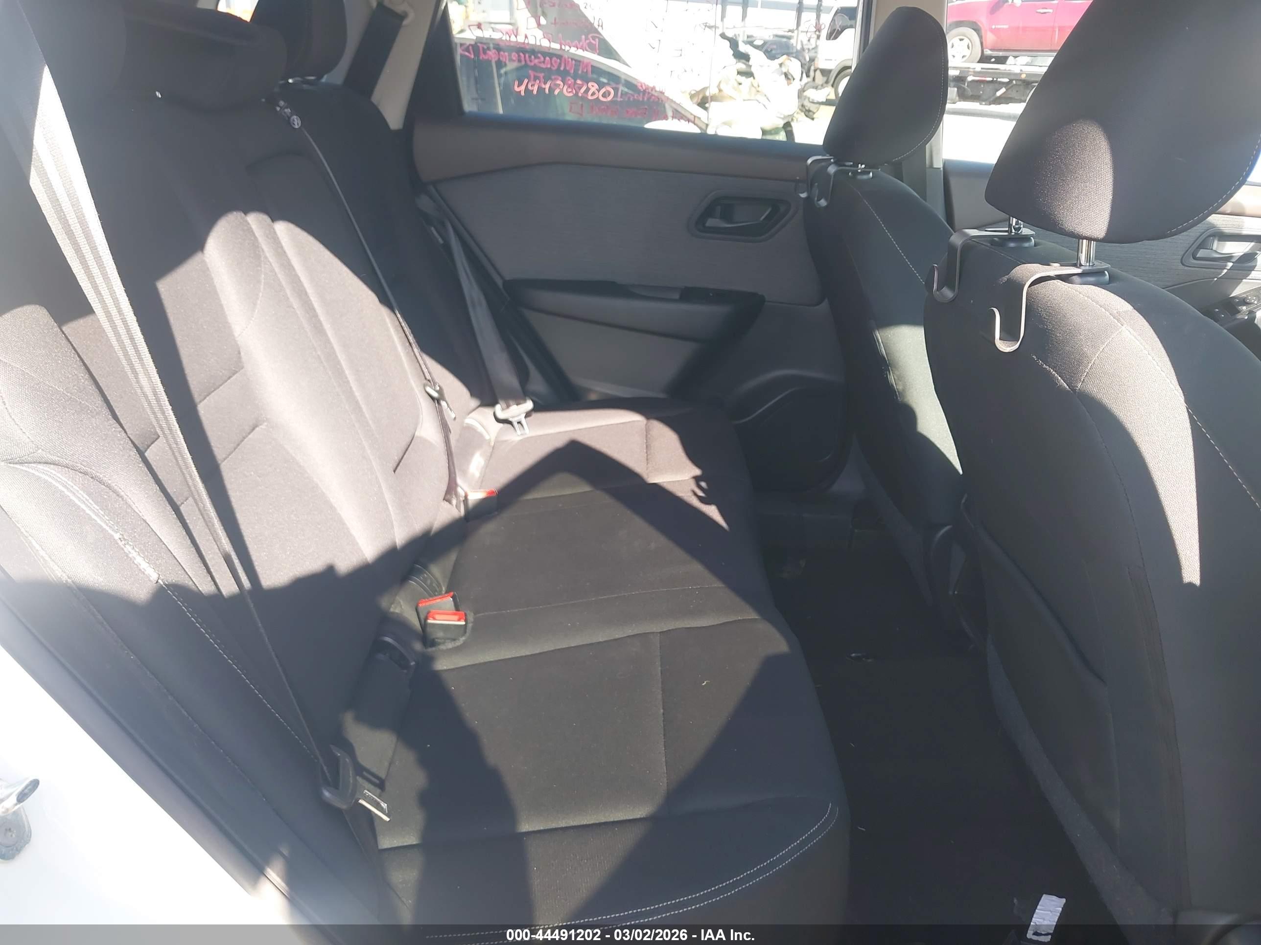 NISSAN ROGUE image 8
