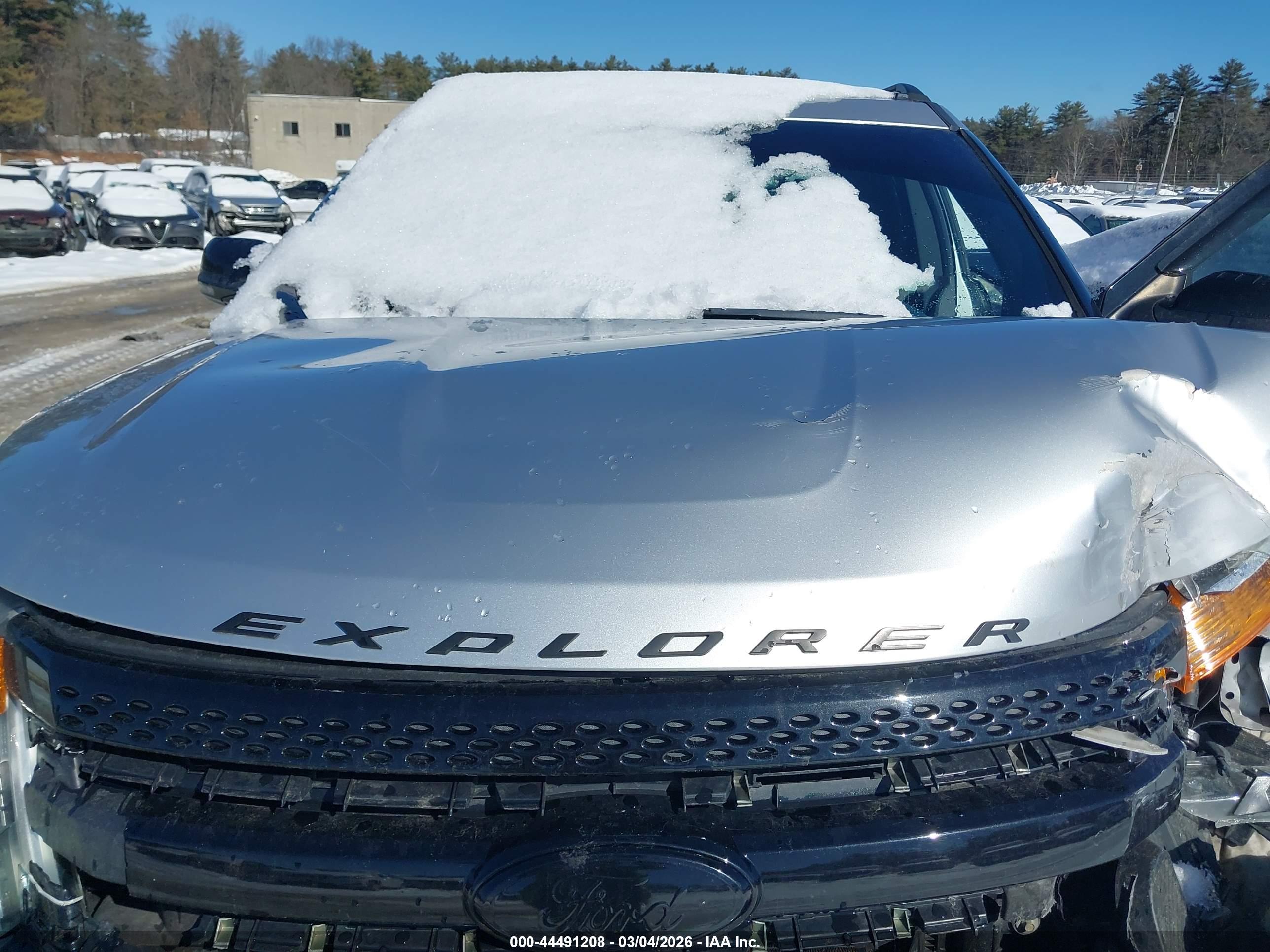FORD EXPLORER image 10