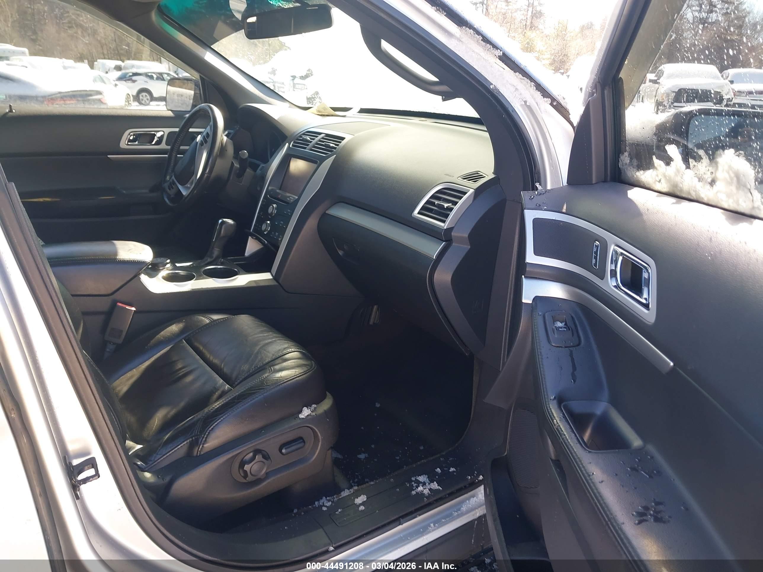 FORD EXPLORER image 5