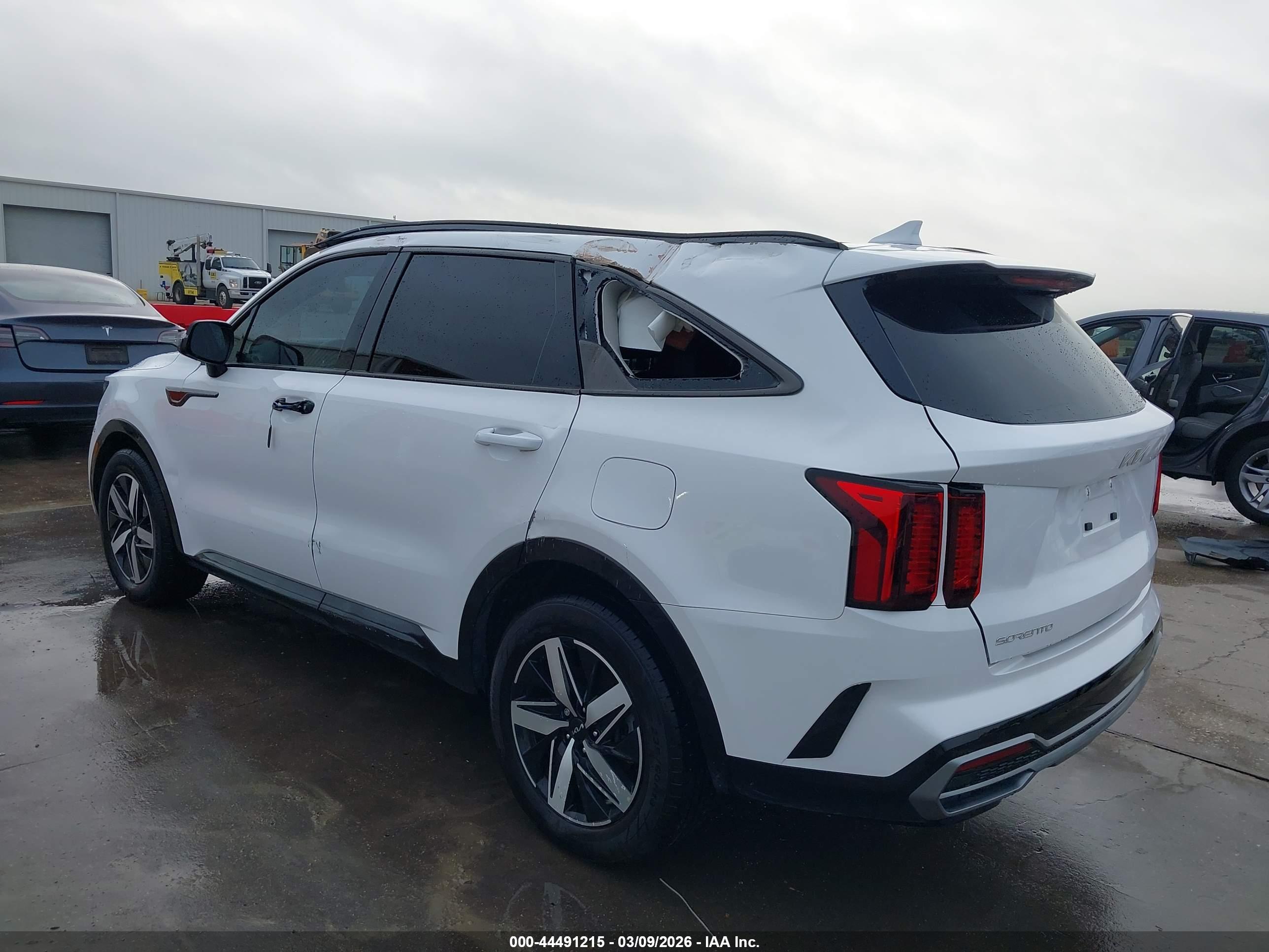 KIA SORENTO image 3