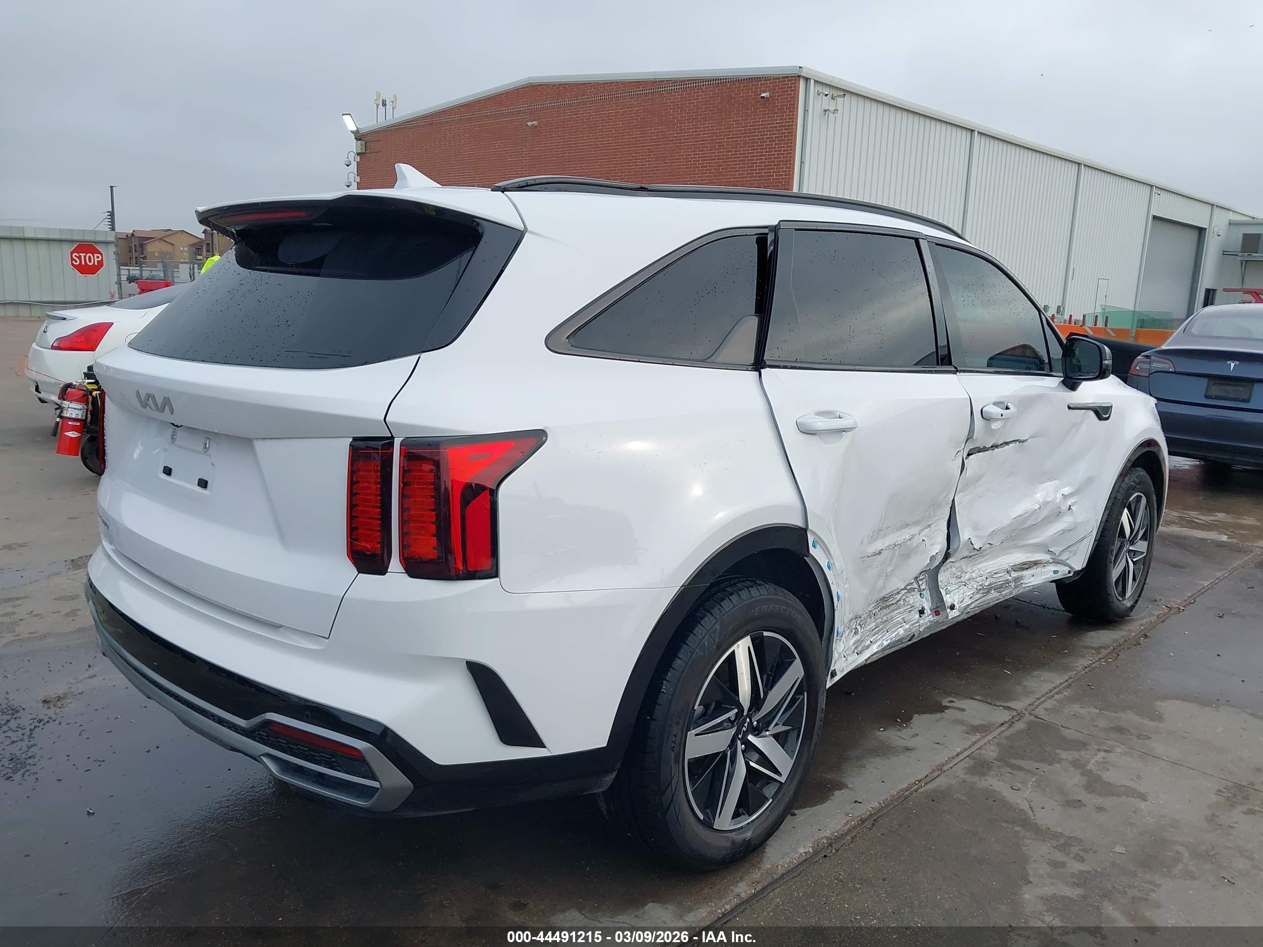 KIA SORENTO image 4