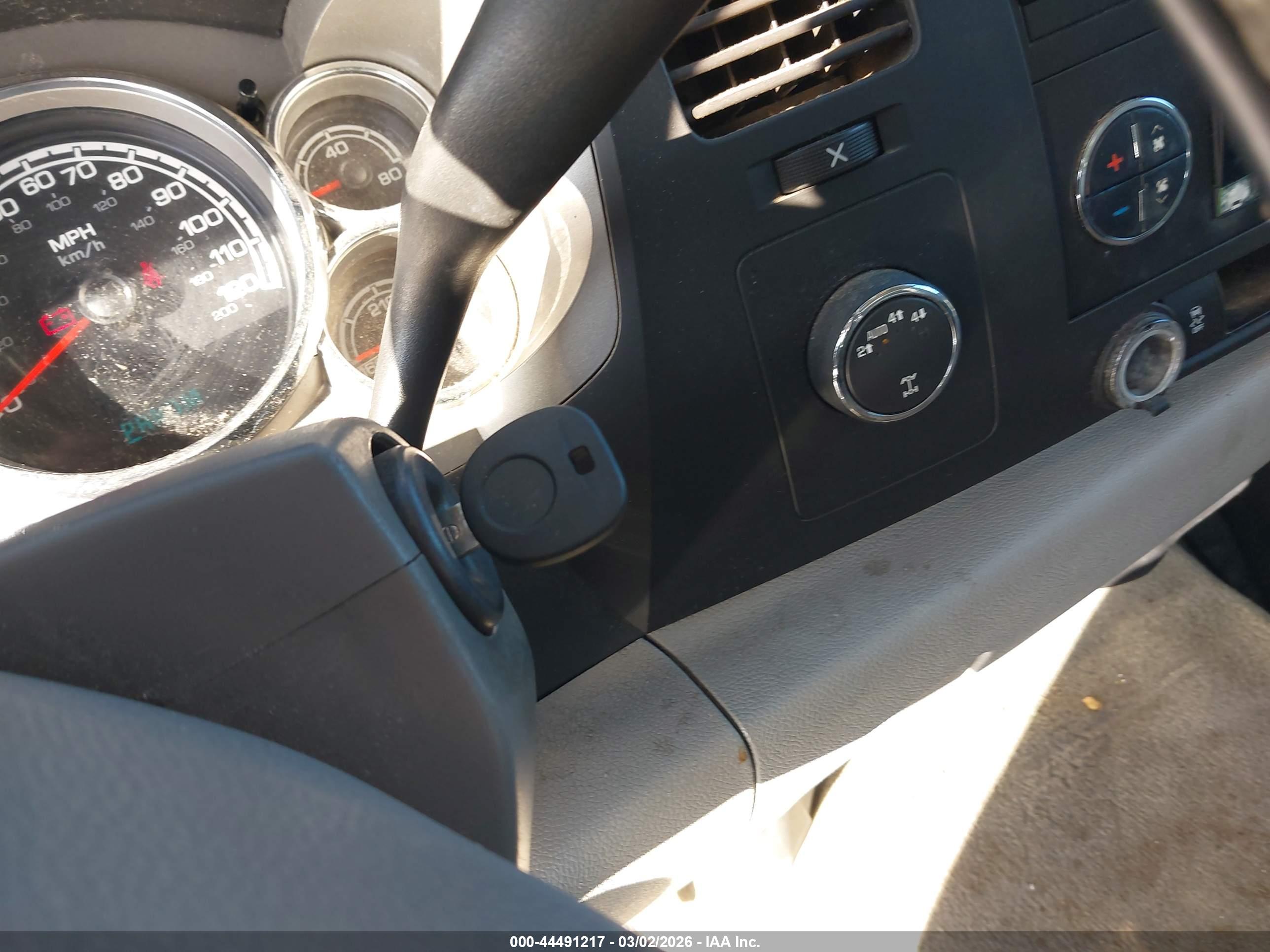 CHEVROLET SILVERADO image 11