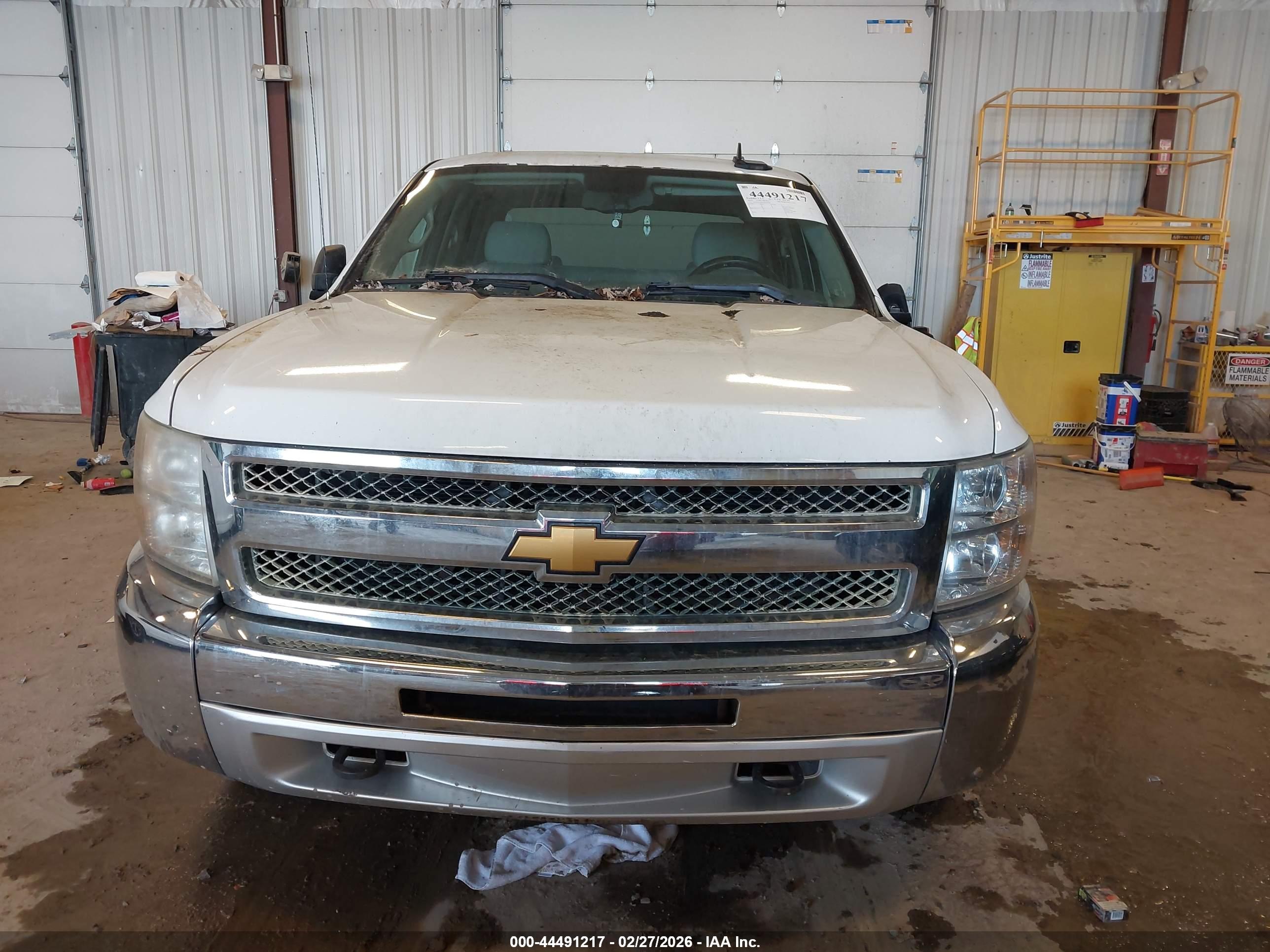 CHEVROLET SILVERADO image 6