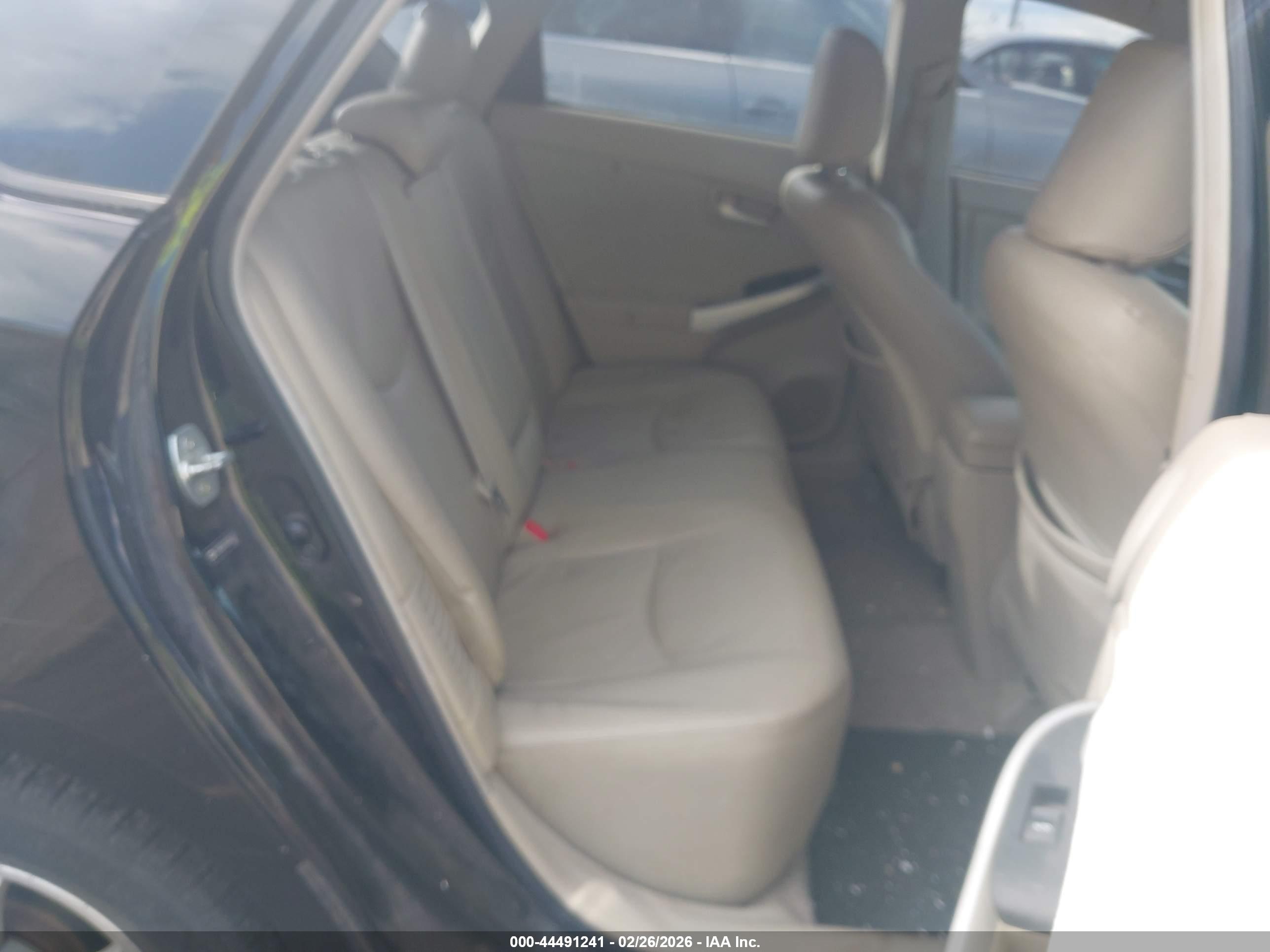TOYOTA PRIUS image 8