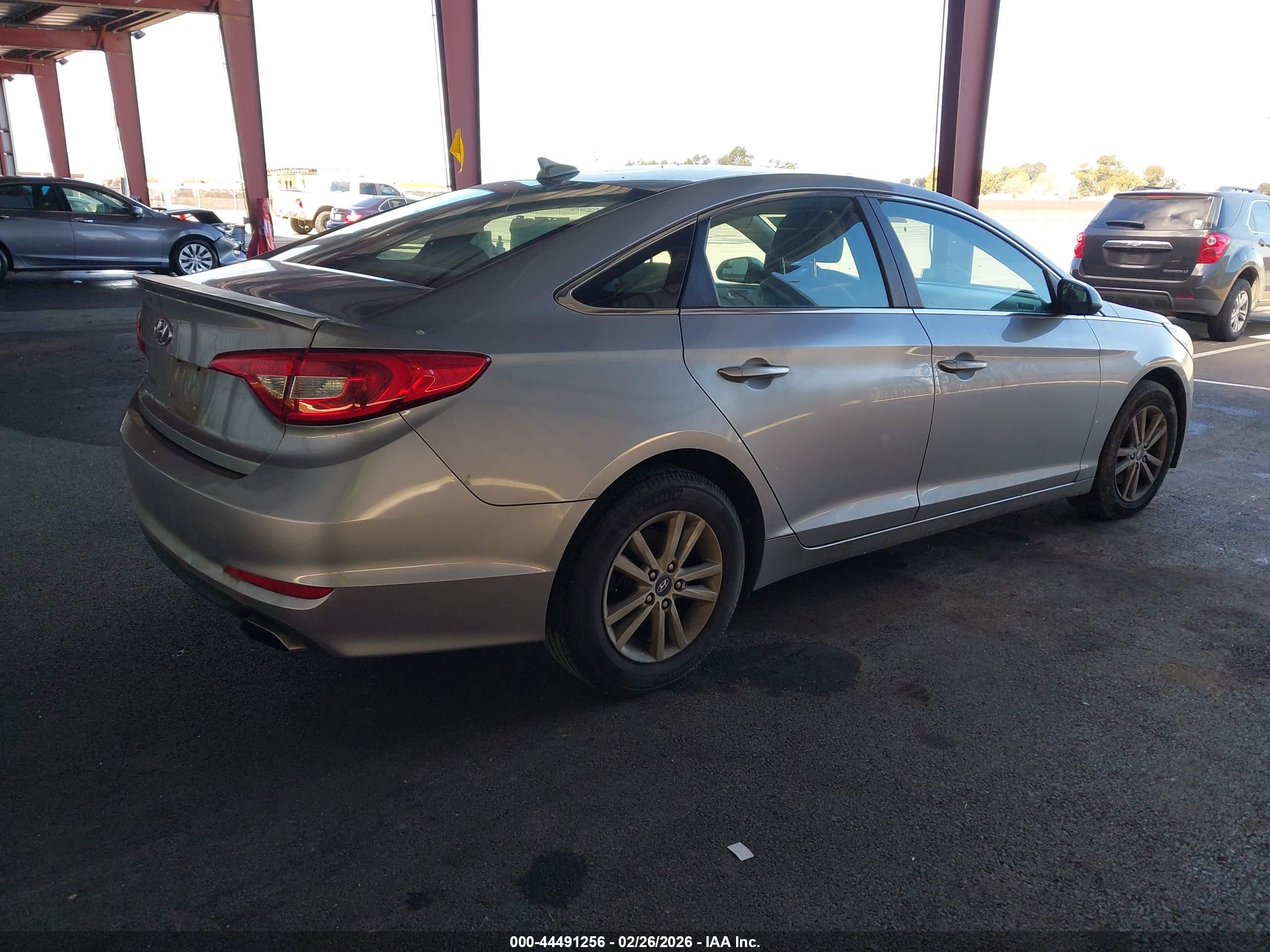 HYUNDAI SONATA image 4