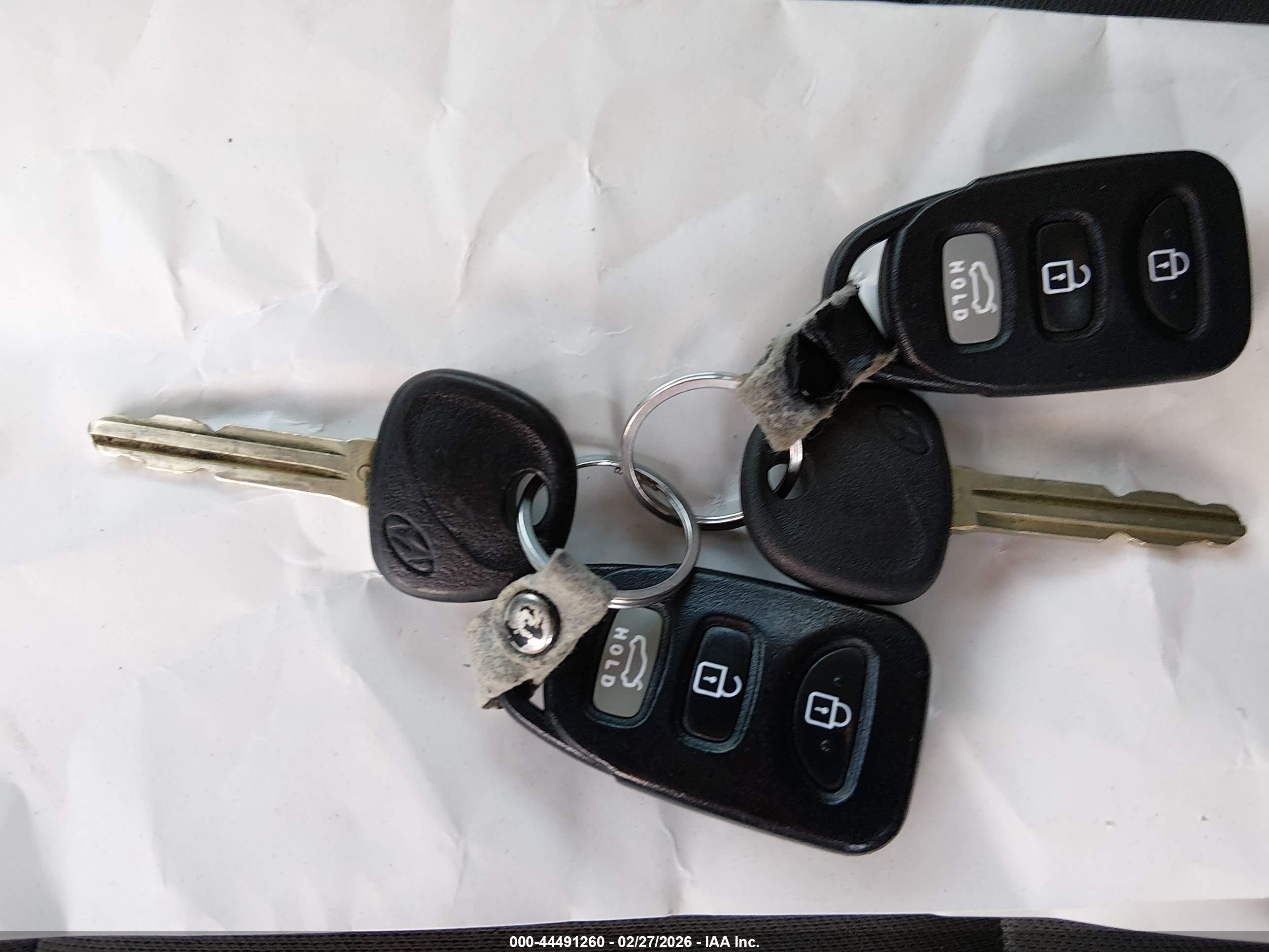 HYUNDAI ELANTRA image 11