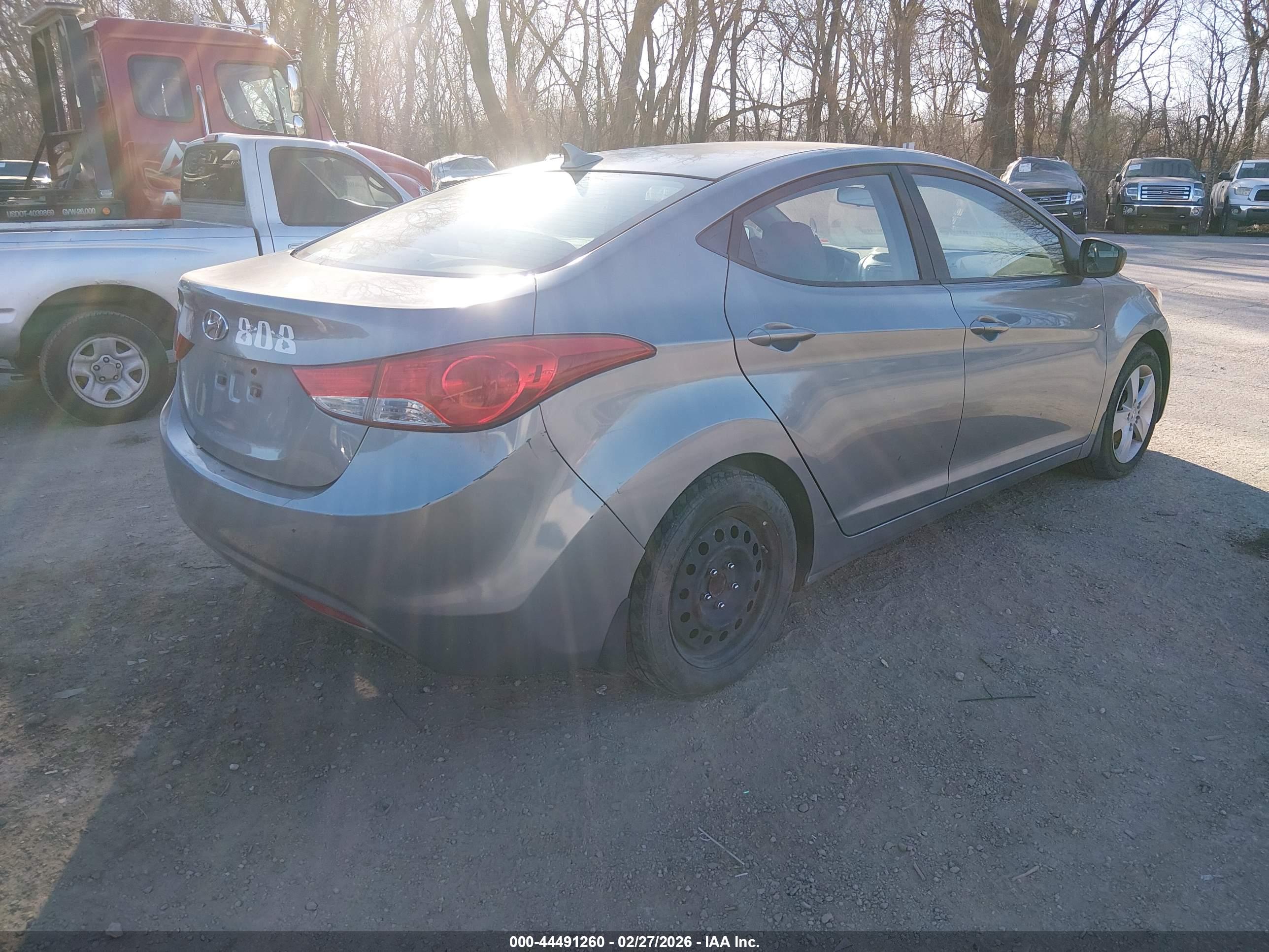 HYUNDAI ELANTRA image 4