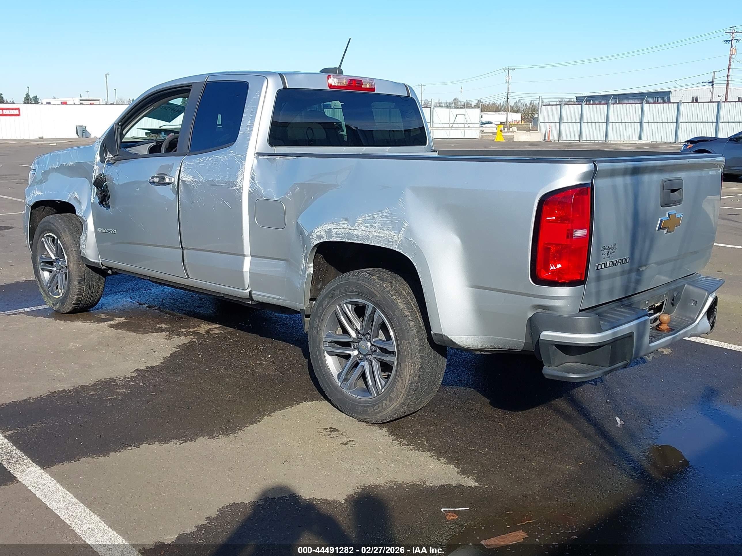 CHEVROLET COLORADO image 3
