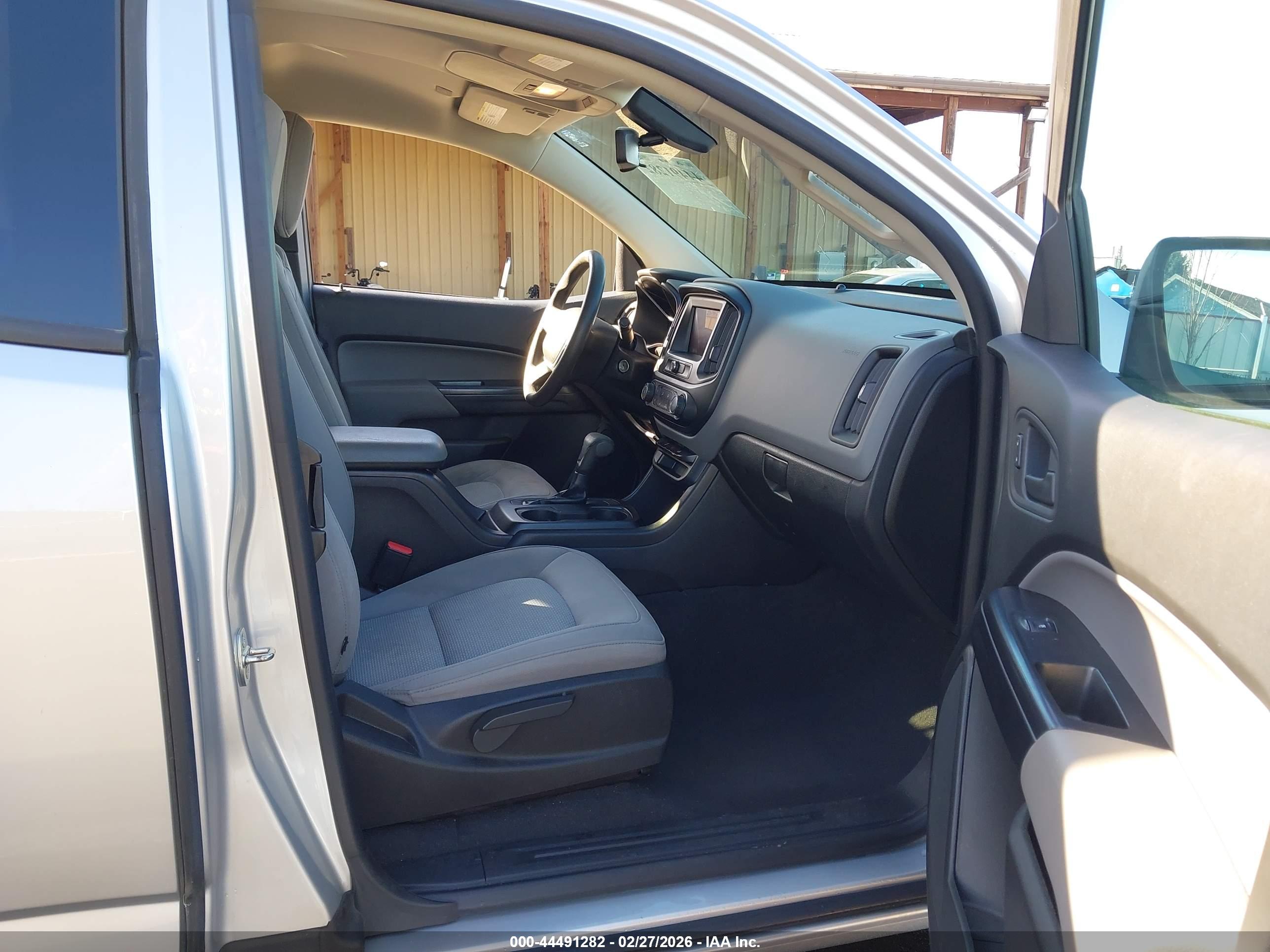 CHEVROLET COLORADO image 5